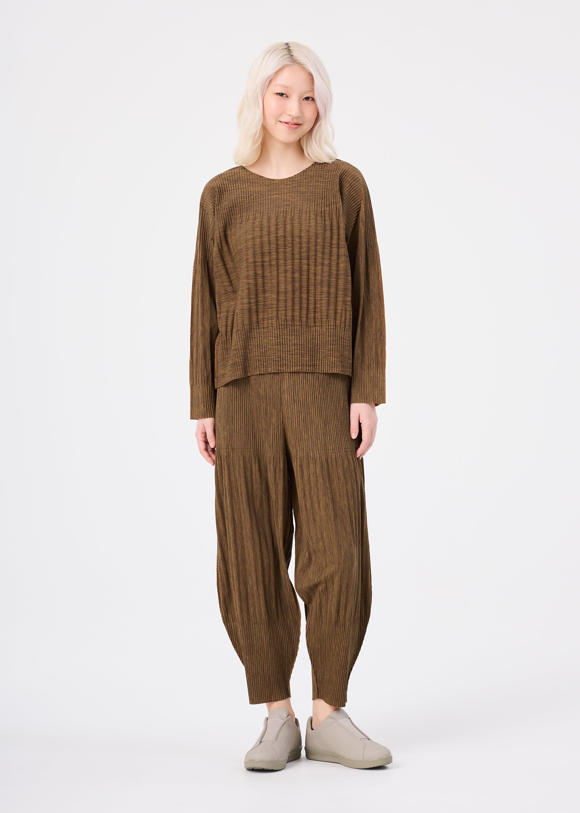 MIX FINE KNIT PLEATS – isseymiyake.com