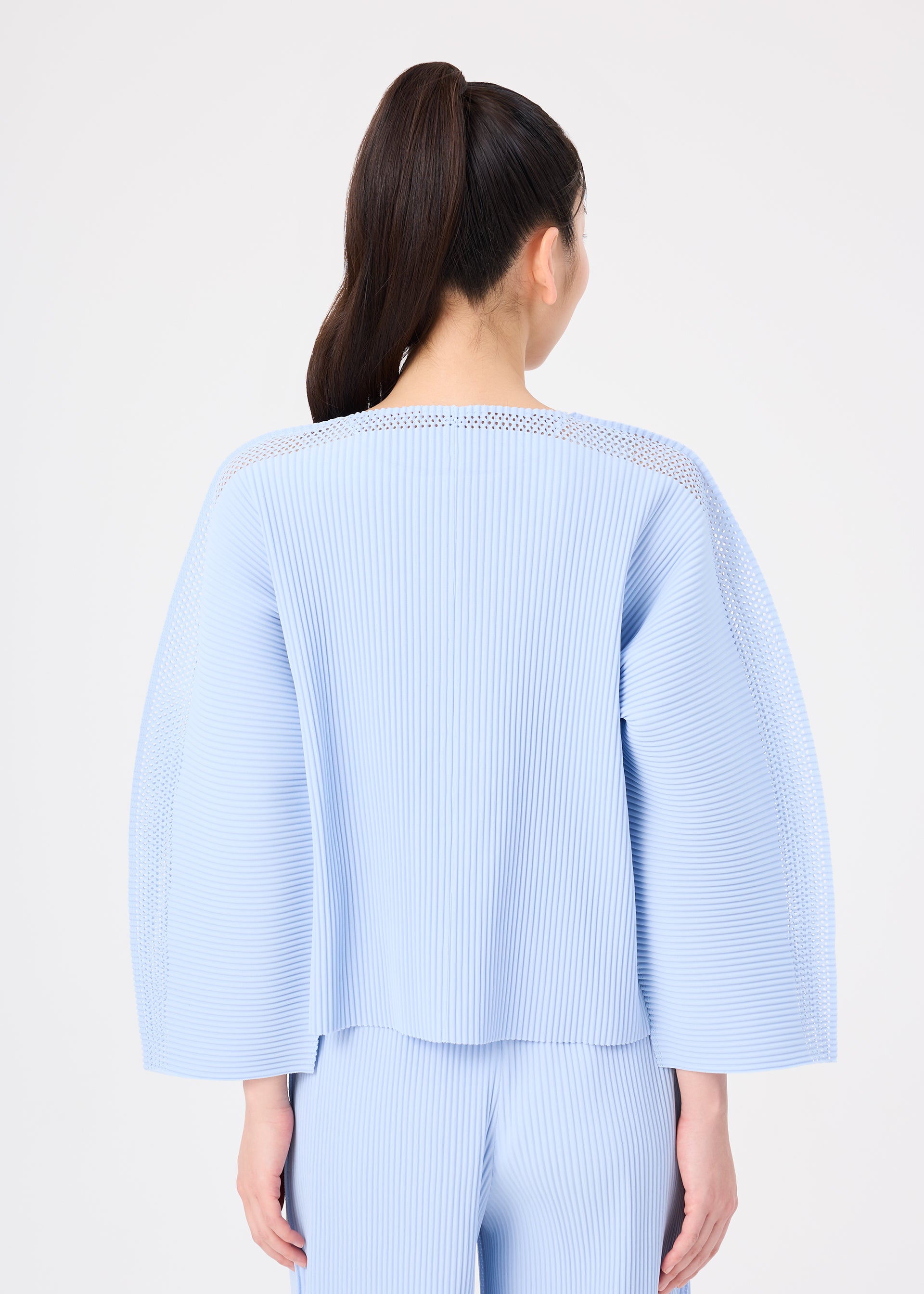 MESH PLEATS – isseymiyake.com