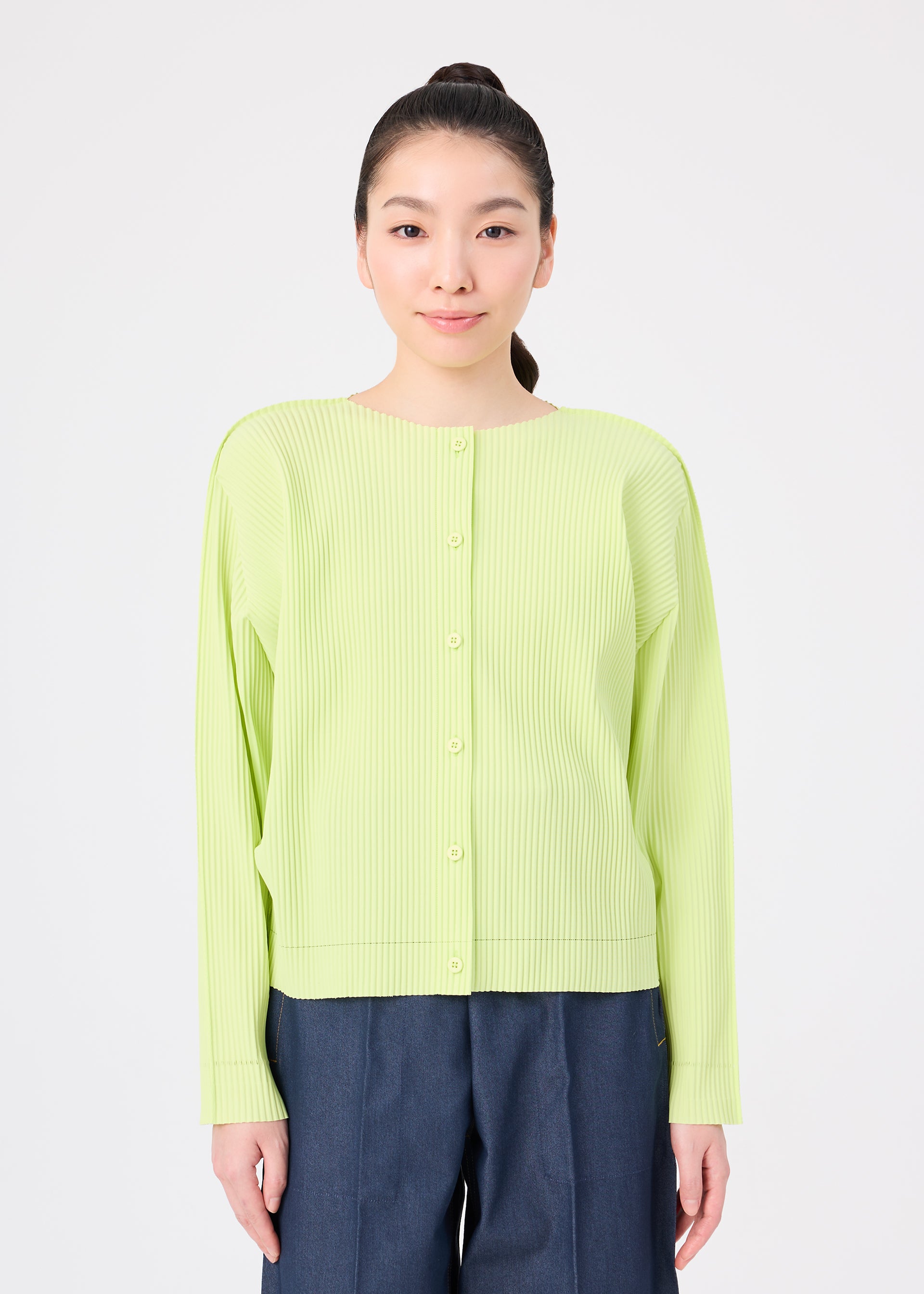 FINE KNIT PLEATS COLOR 1、ウィメンズ_トップス_カーディガン、着用画像1