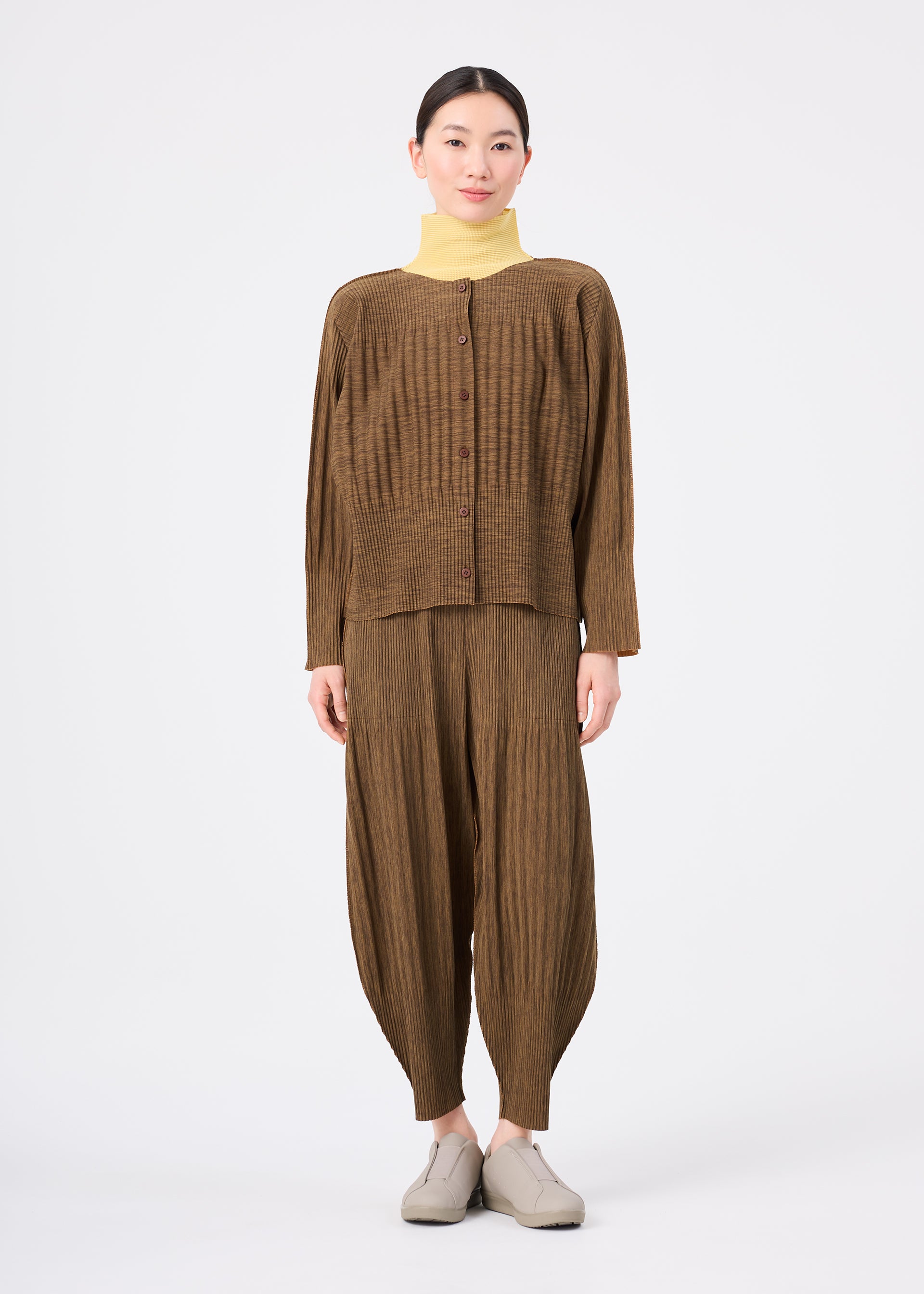 MIX FINE KNIT PLEATS – isseymiyake.com