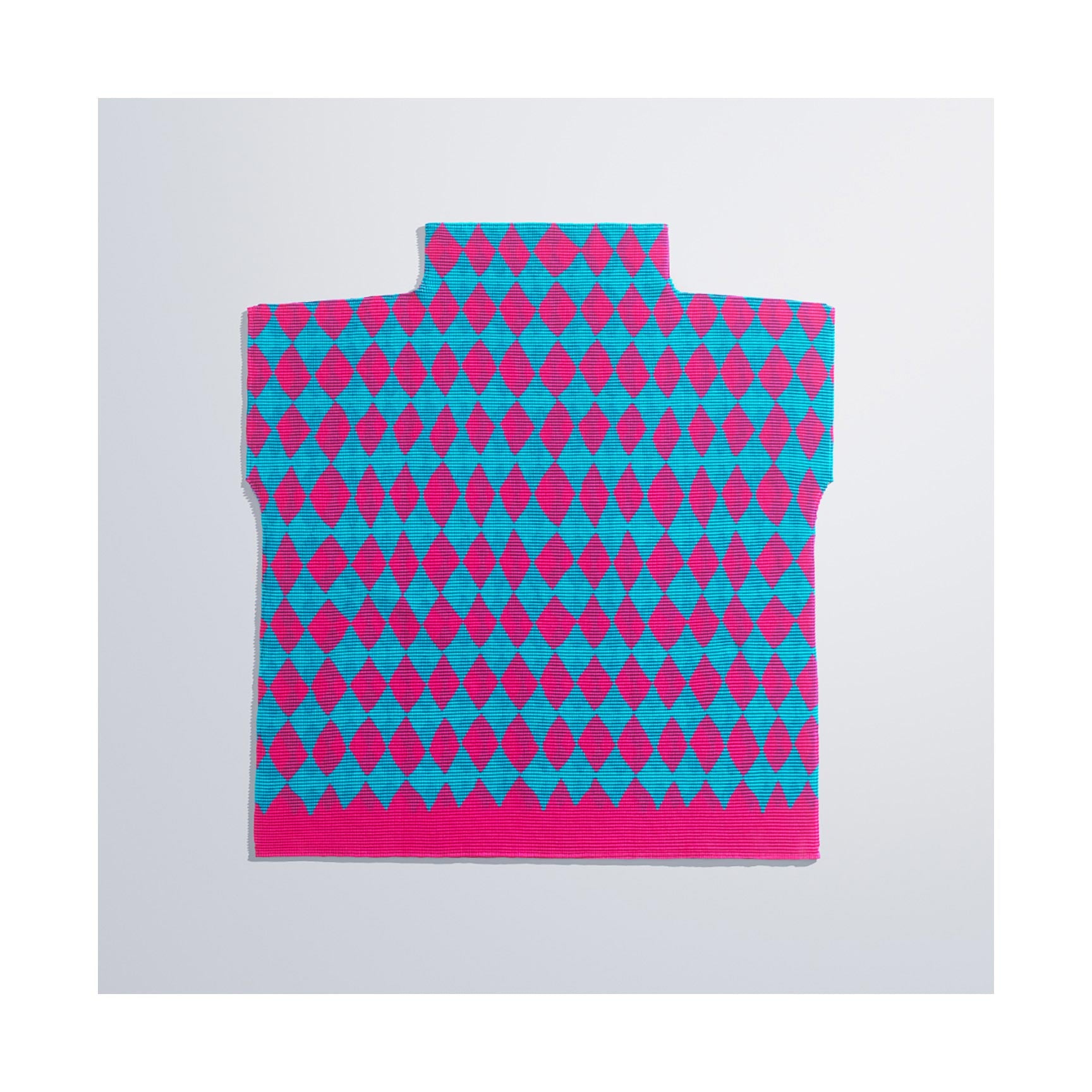 me ISSEY MIYAKE カタログ一覧 – isseymiyake.com