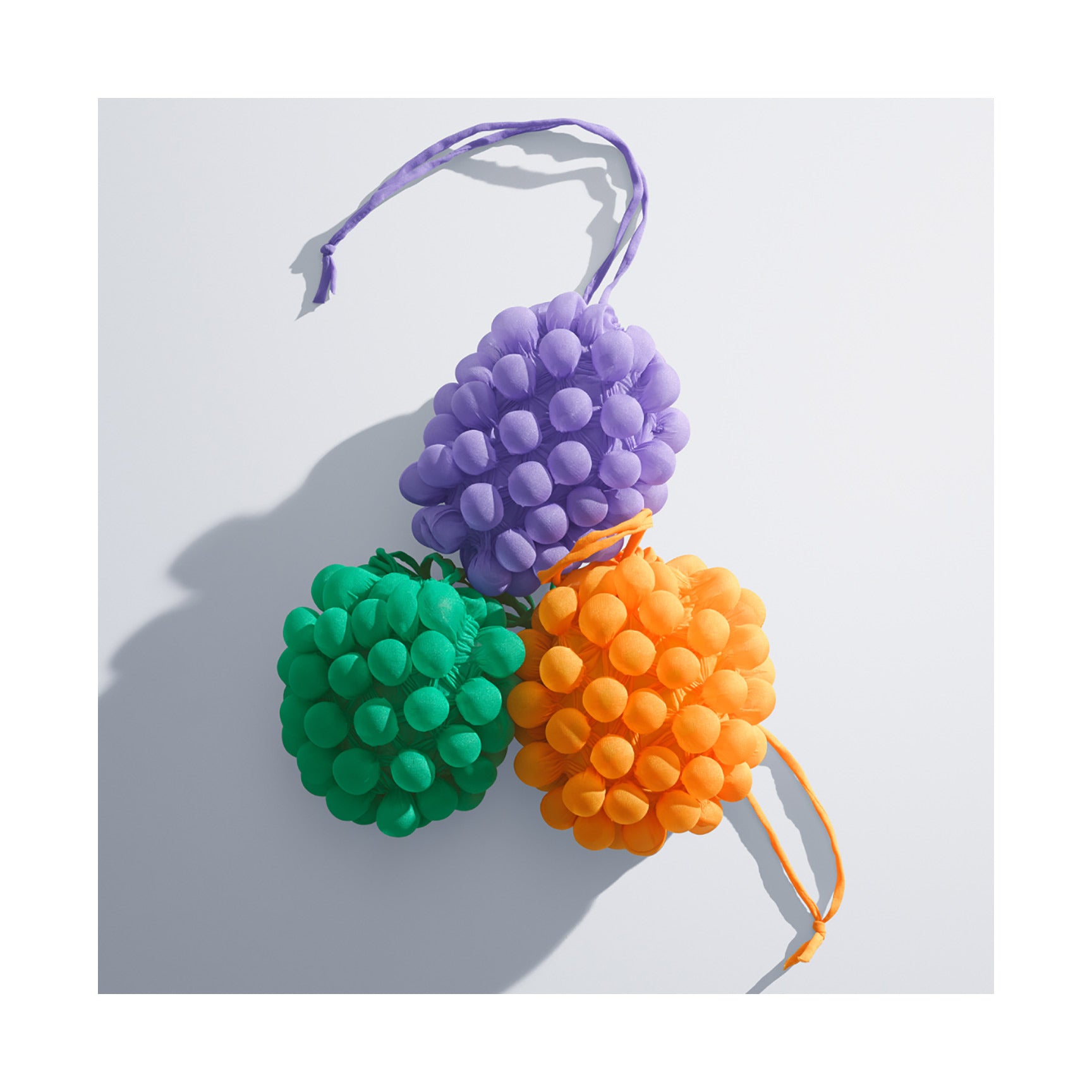 me ISSEY MIYAKE カタログ一覧 – isseymiyake.com
