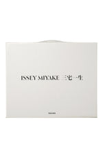 『ISSEY MIYAKE 三宅一生』（TASCHEN）、書籍、ディテール画像11