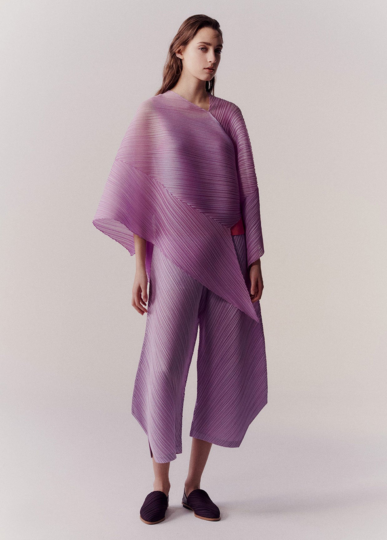 PLEATS PLEASE ISSEY MIYAKE LOOK 06