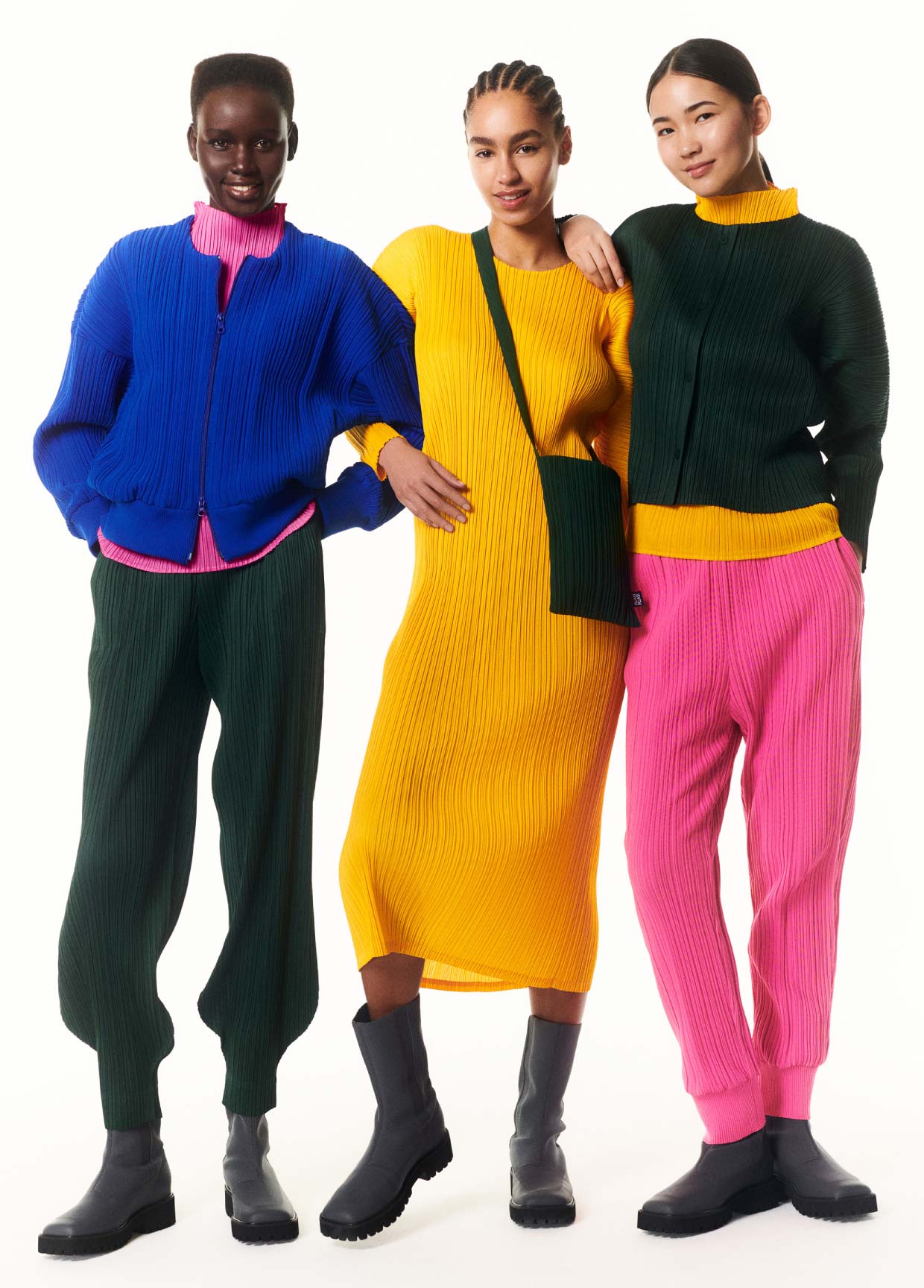 PLEATS PLEASE ISSEY MIYAKE ルック – isseymiyake.com