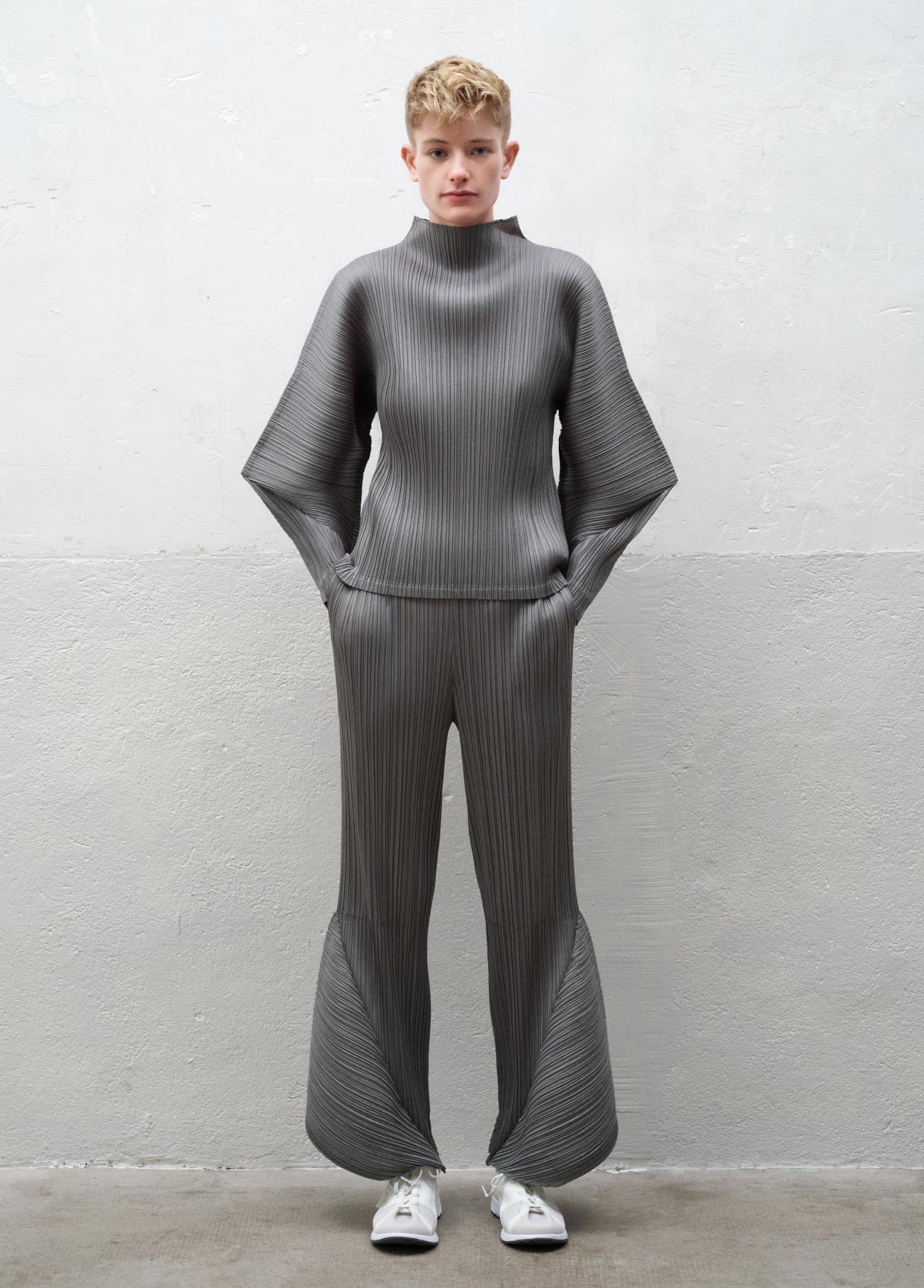 PLEATS PLEASE ISSEY MIYAKE LOOK 03
