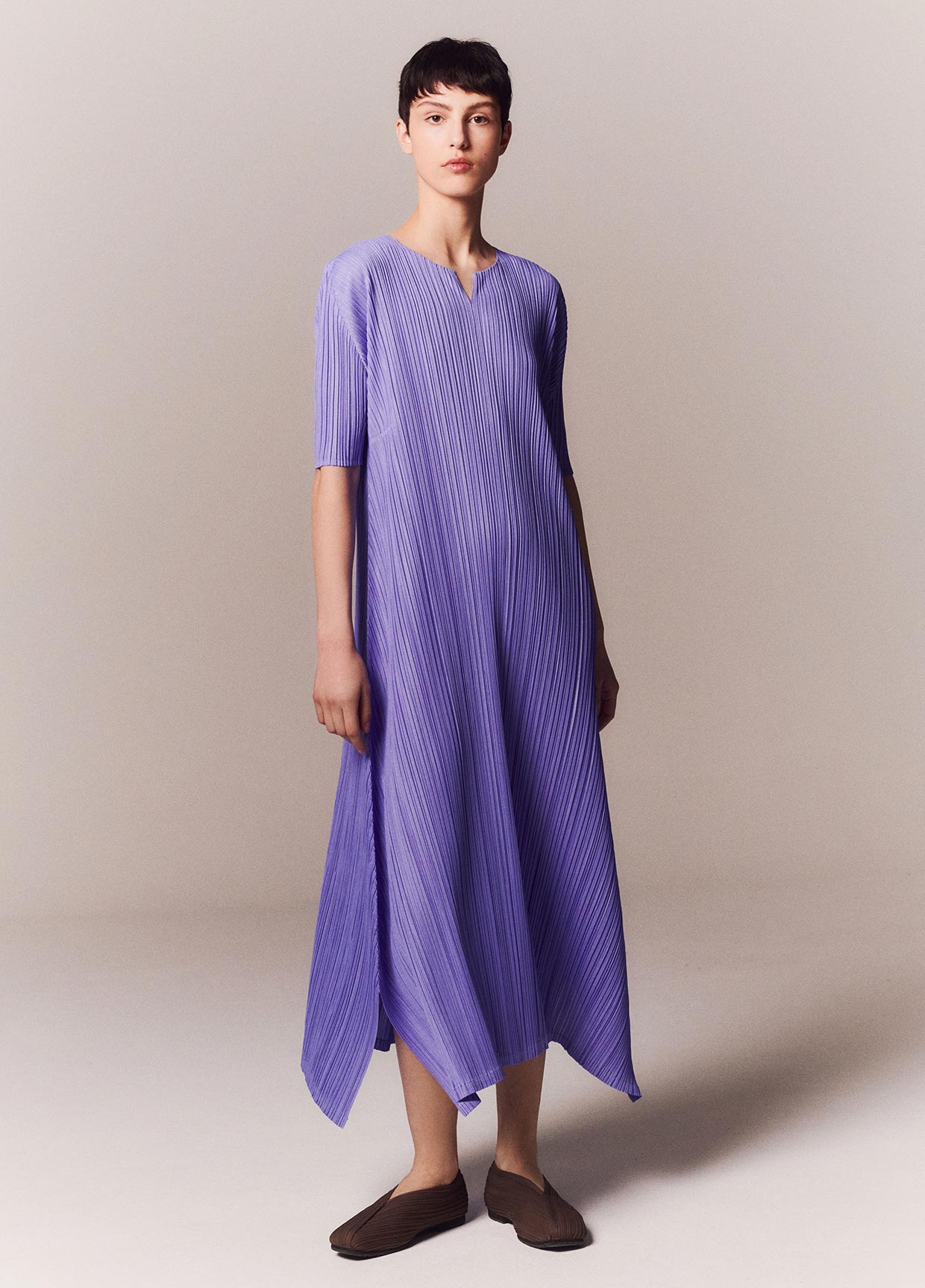 PLEATS PLEASE ISSEY MIYAKE ルック – isseymiyake.com