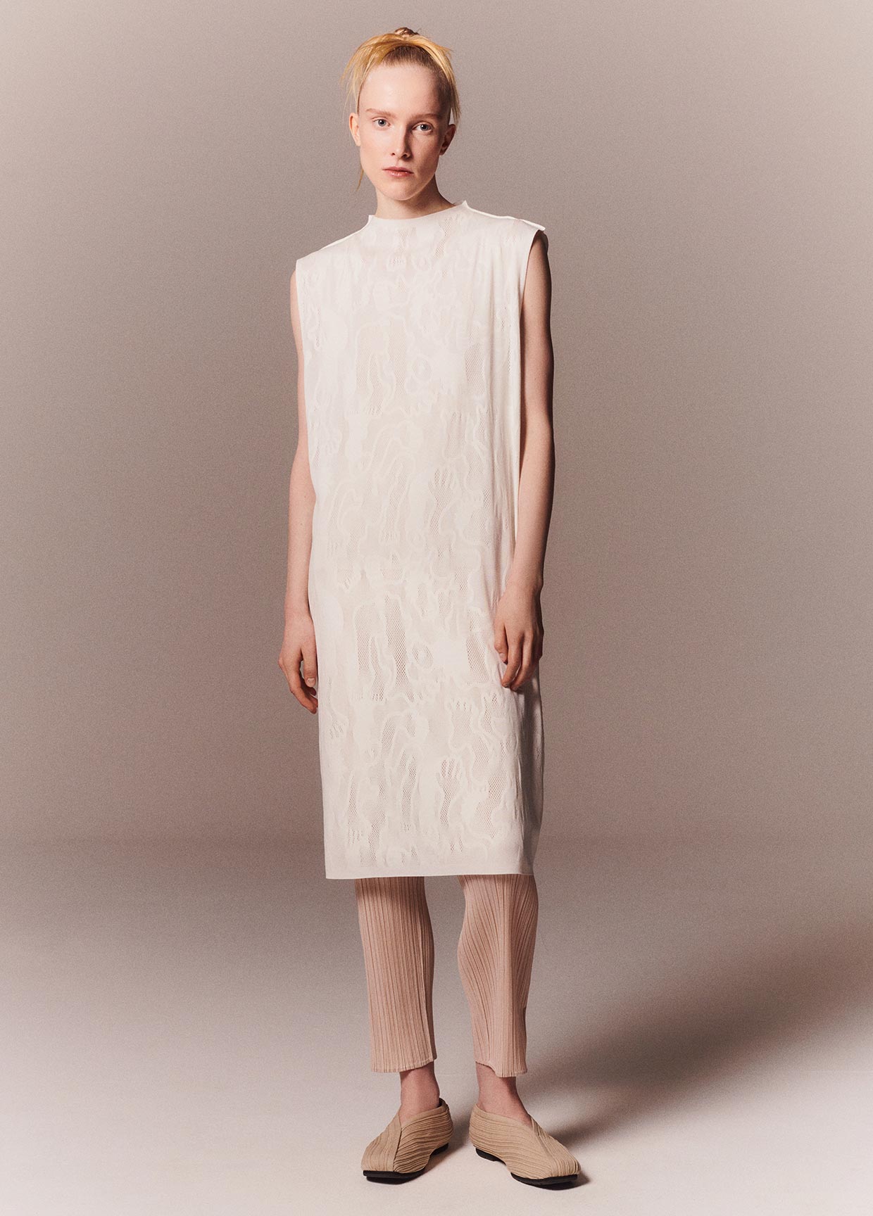 PLEATS PLEASE ISSEY MIYAKE ルック – isseymiyake.com