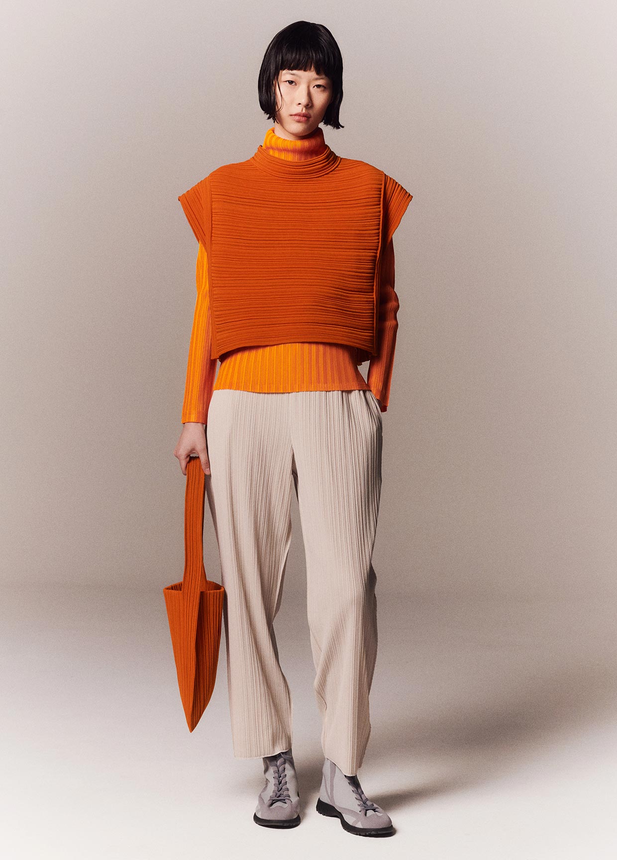 PLEATS PLEASE ISSEY MIYAKE ルック – isseymiyake.com