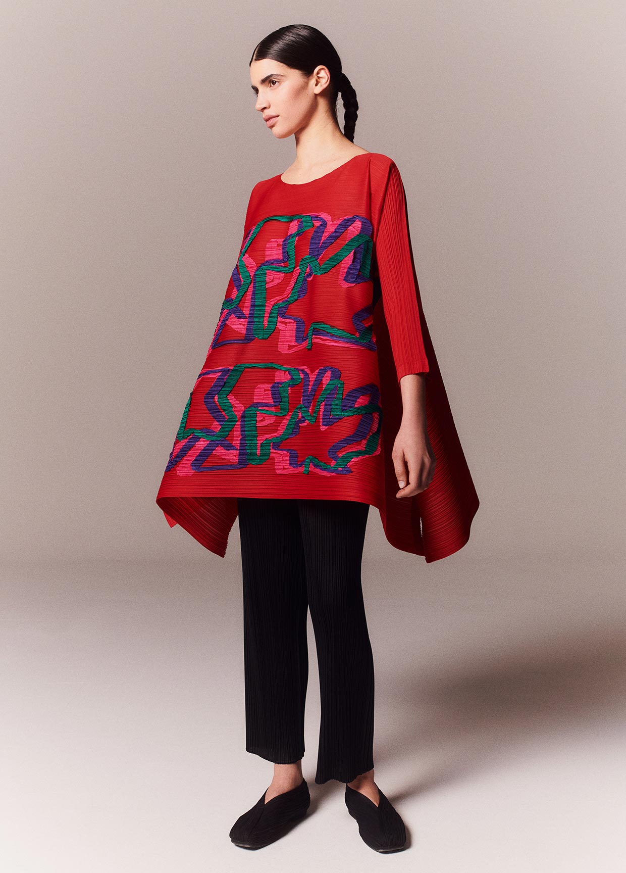 PLEATS PLEASE ISSEY MIYAKE ルック – isseymiyake.com