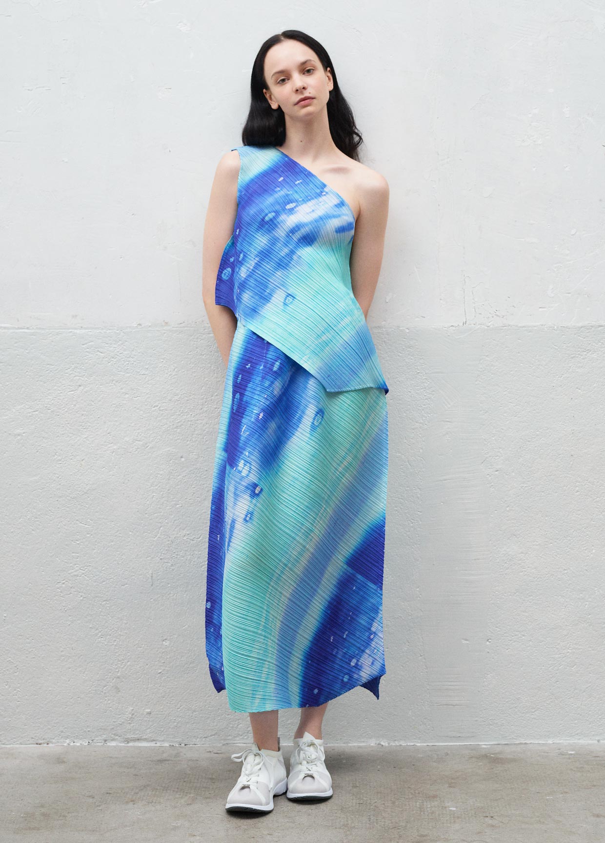 PLEATS PLEASE ISSEY MIYAKE ルック – isseymiyake.com
