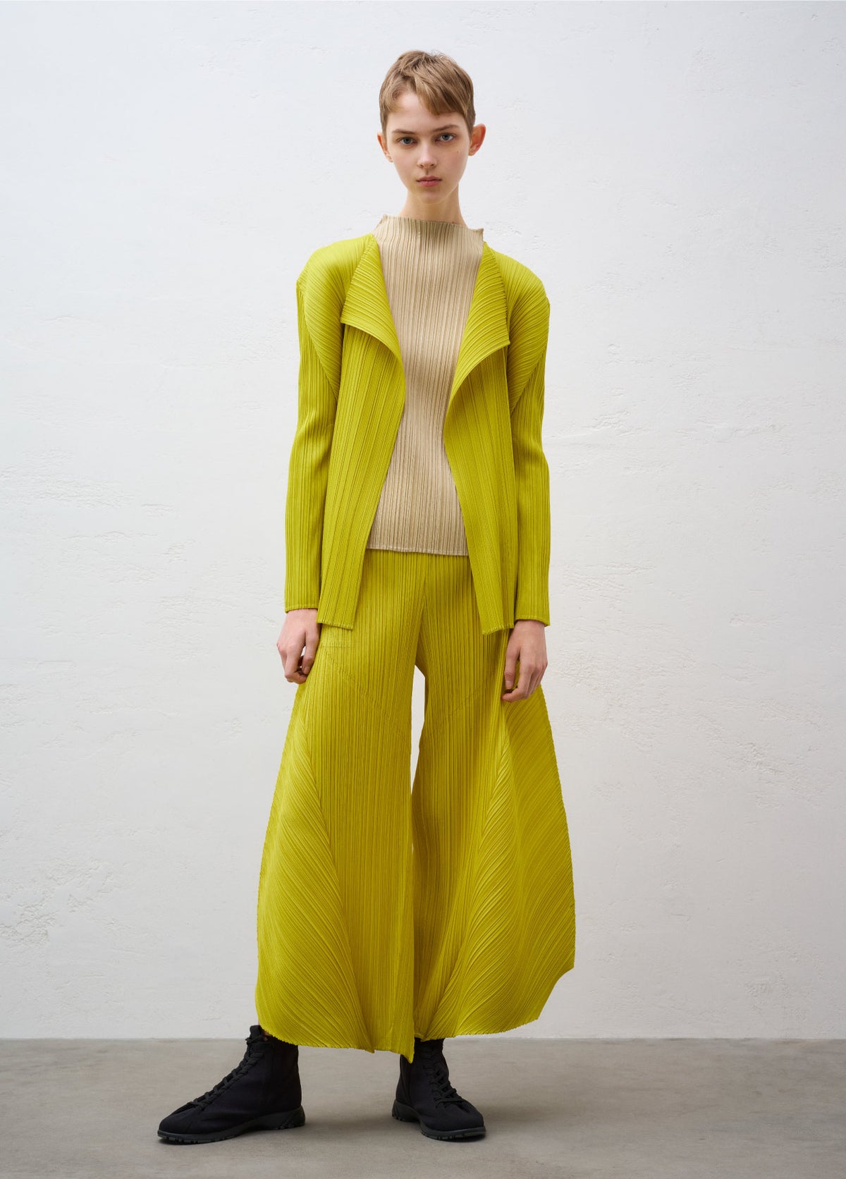 PLEATS PLEASE ISSEY MIYAKE LOOK 27
