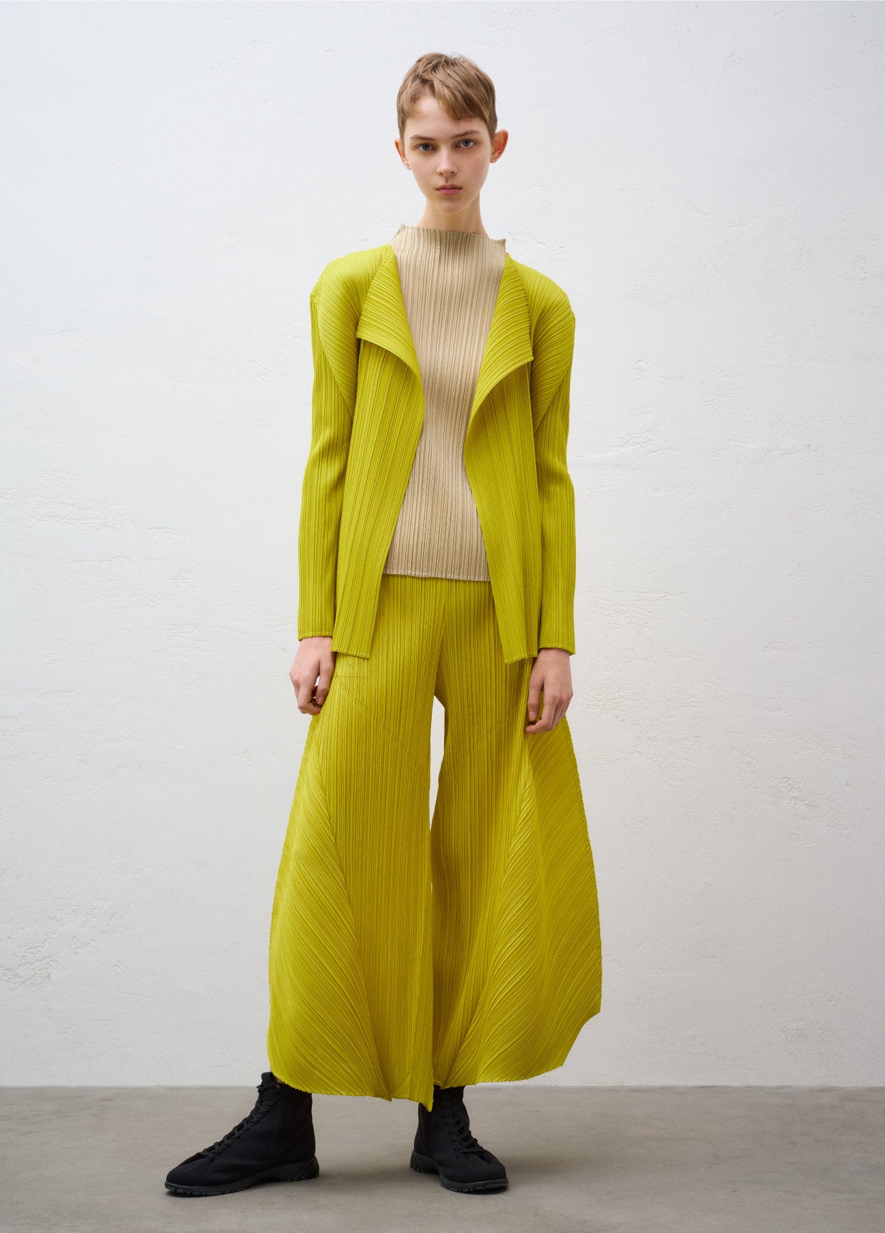 PLEATS PLEASE ISSEY MIYAKE – isseymiyake.com