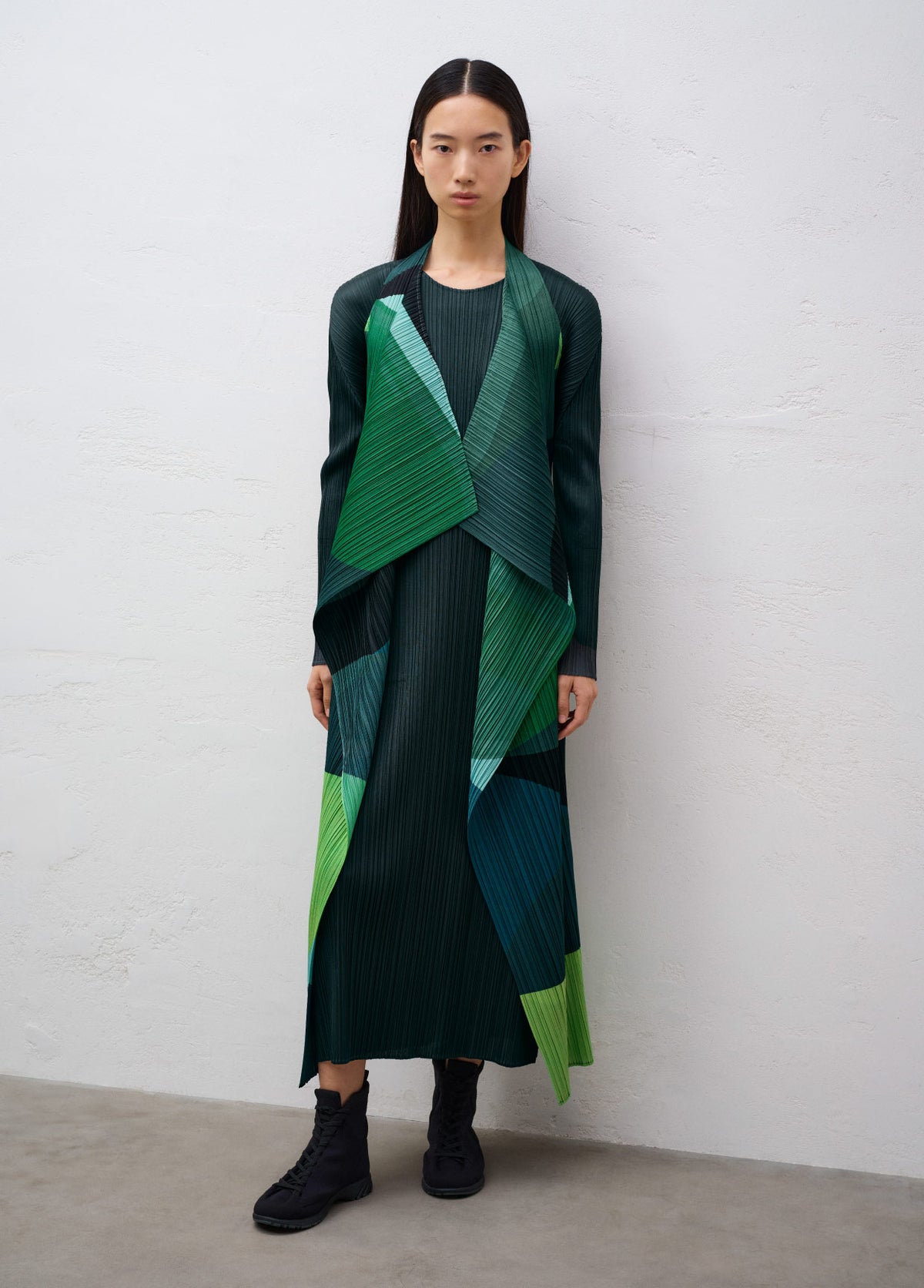 PLEATS PLEASE ISSEY MIYAKE LOOK 29