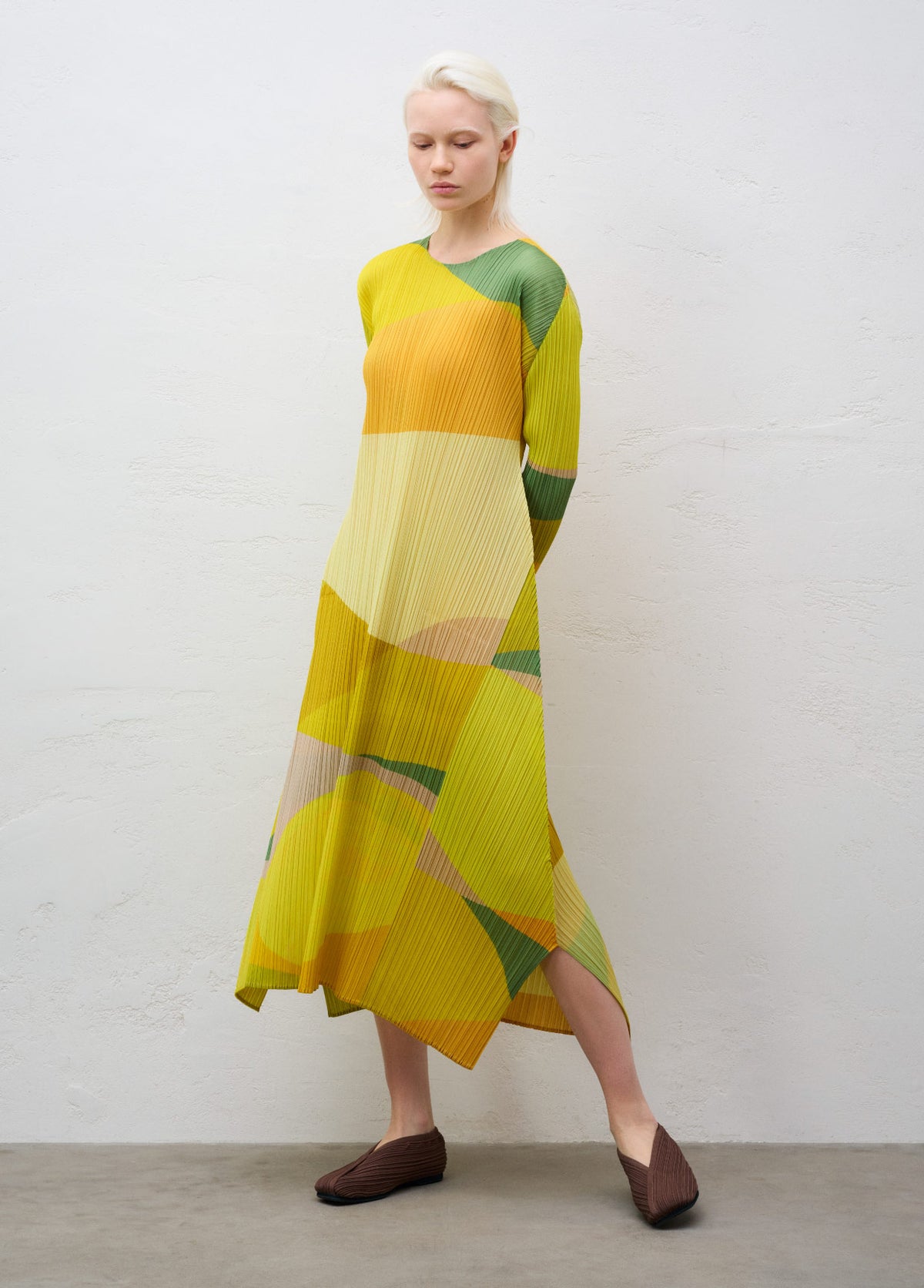 PLEATS PLEASE ISSEY MIYAKE LOOK 30
