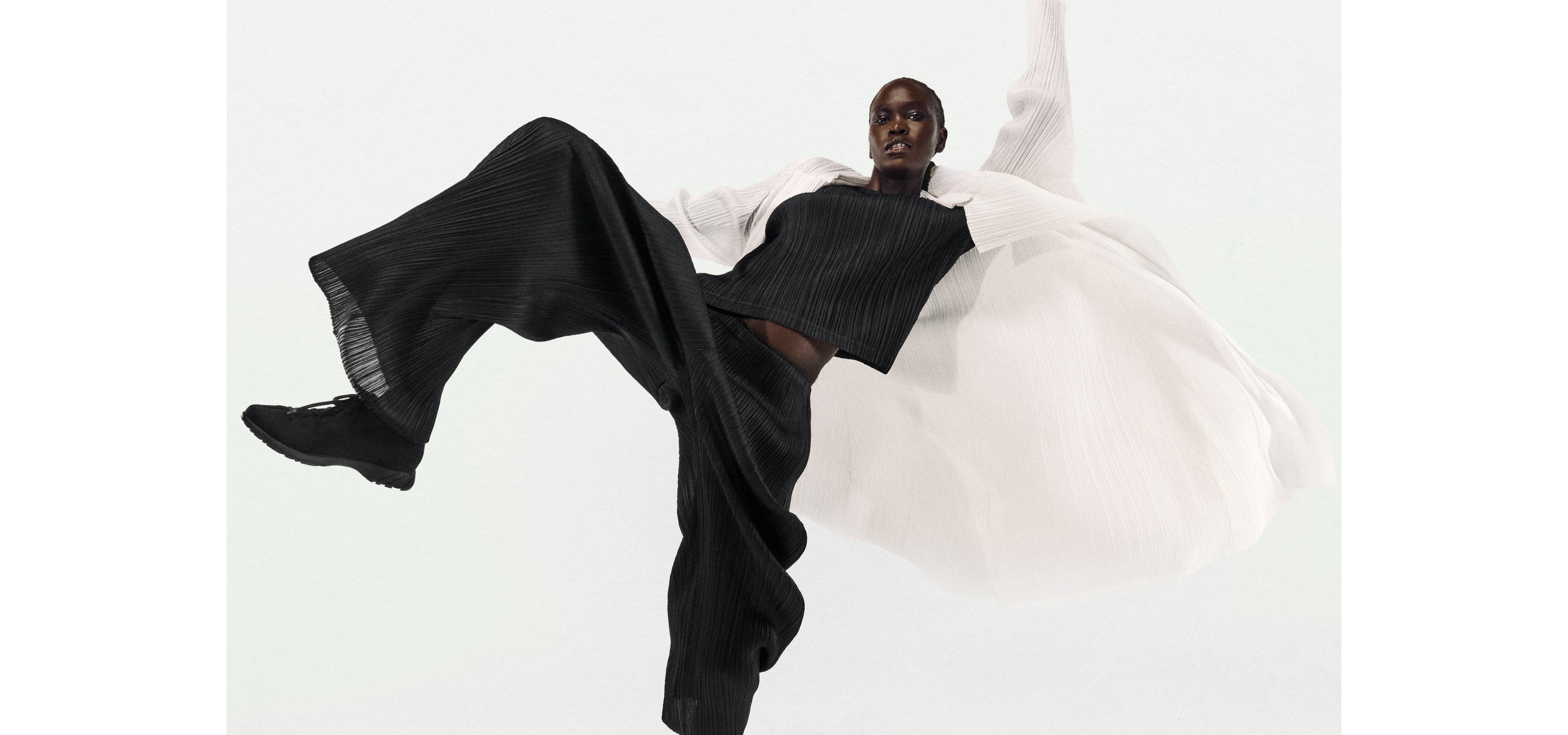 PLEATS PLEASE ISSEY MIYAKE – isseymiyake.com