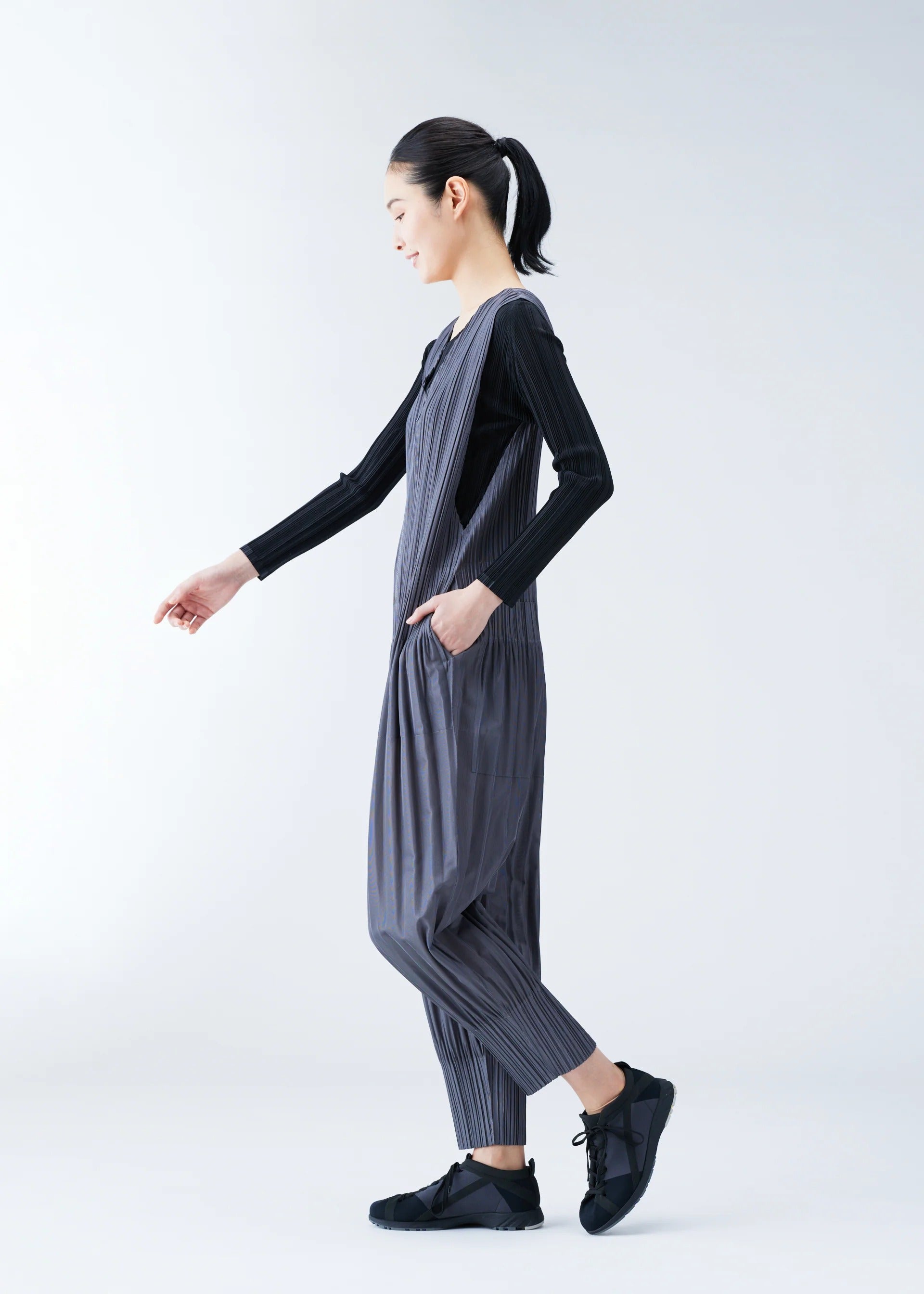 RIB PLEATS BASICS – isseymiyake.com