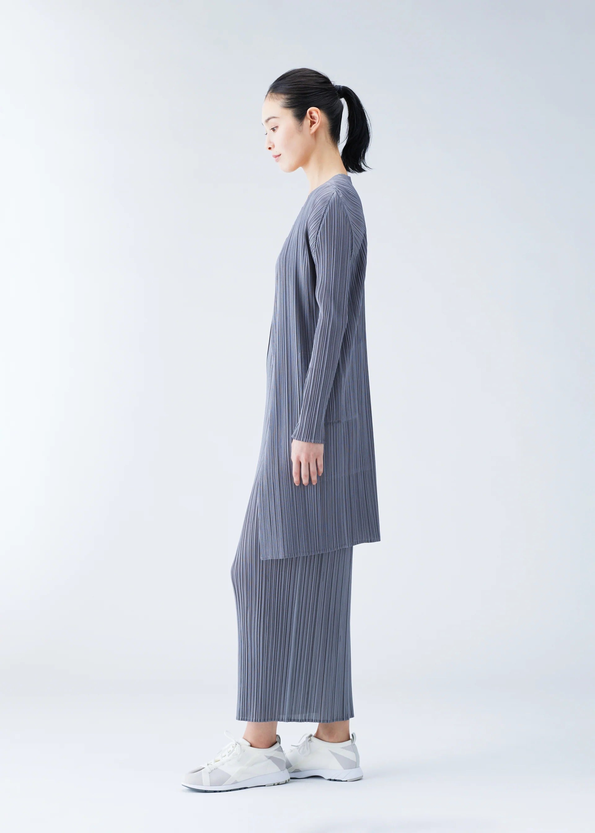 BASICS – isseymiyake.com
