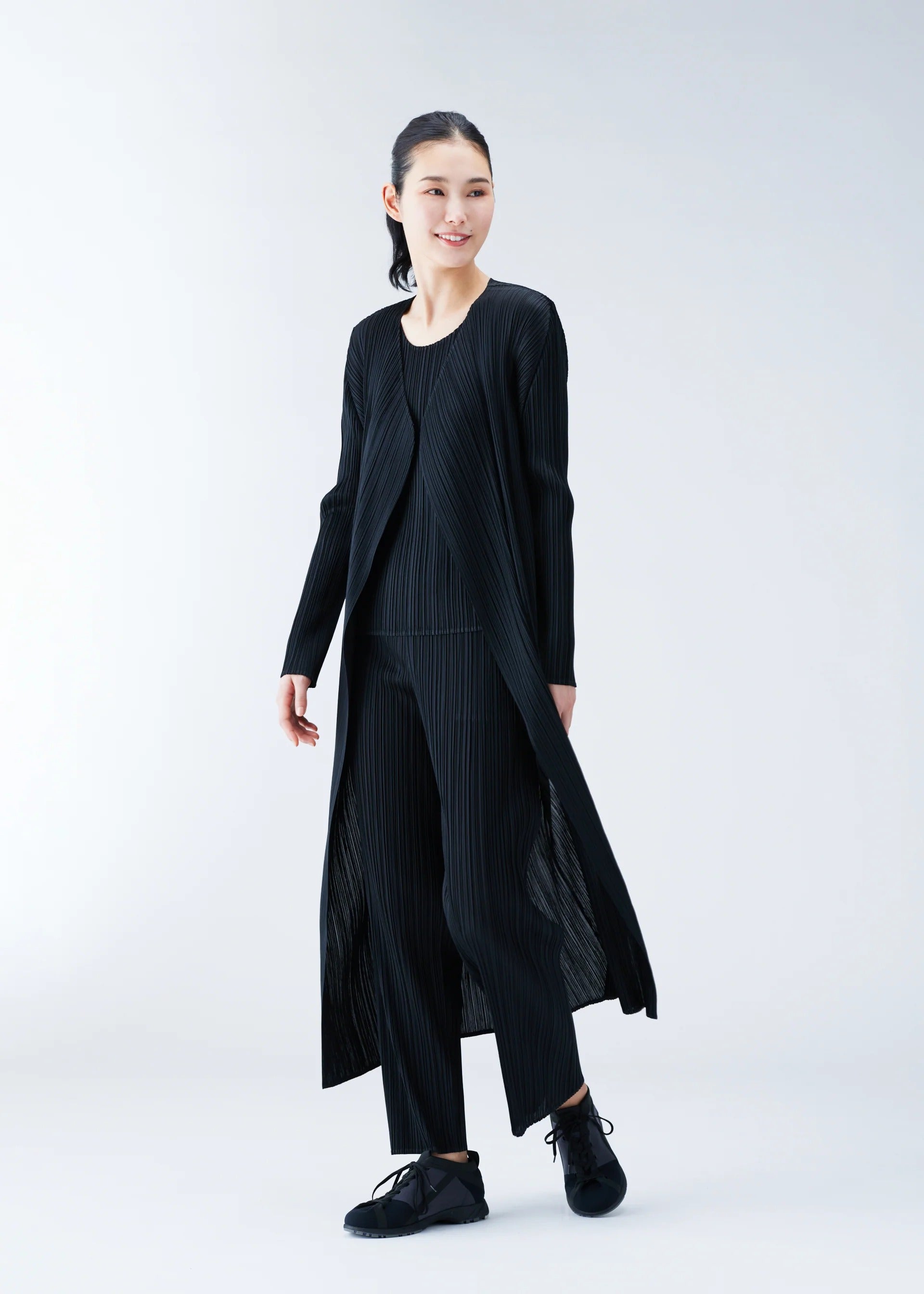 BASICS – isseymiyake.com