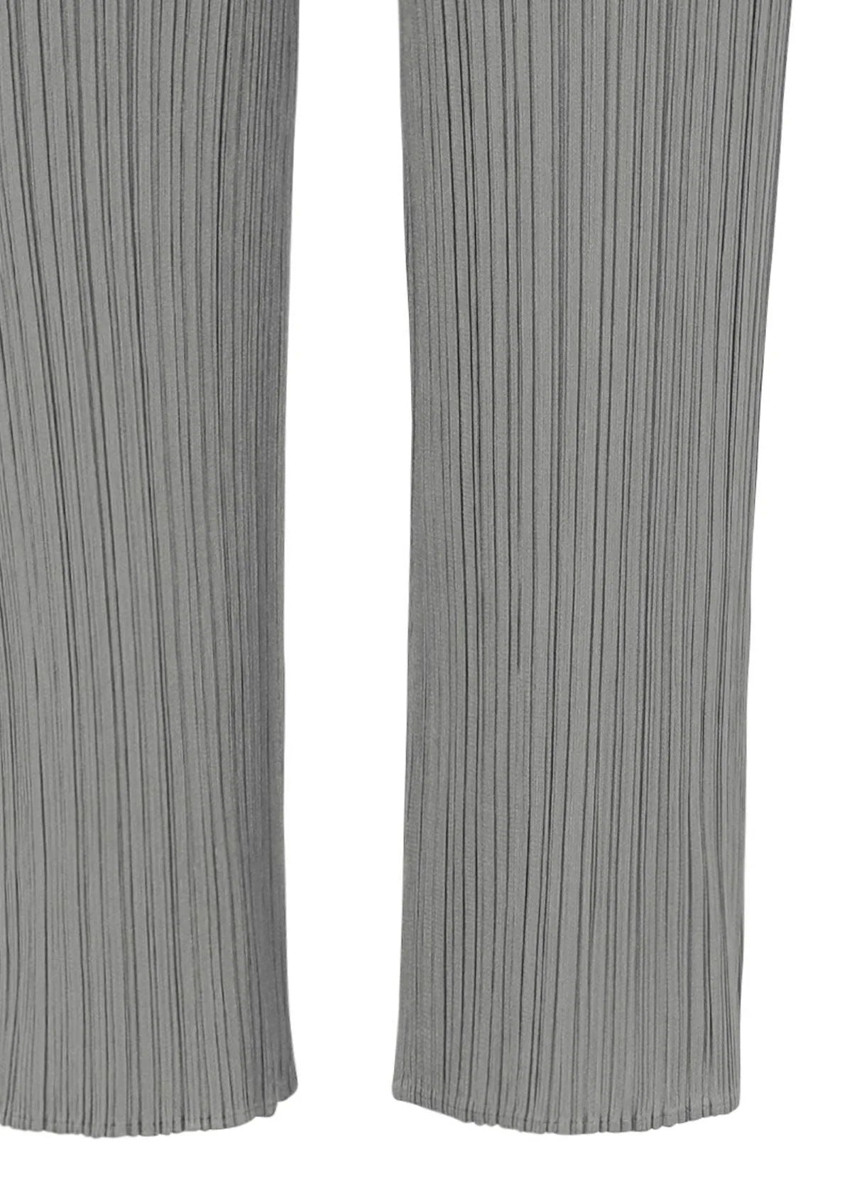 BASICS – isseymiyake.com