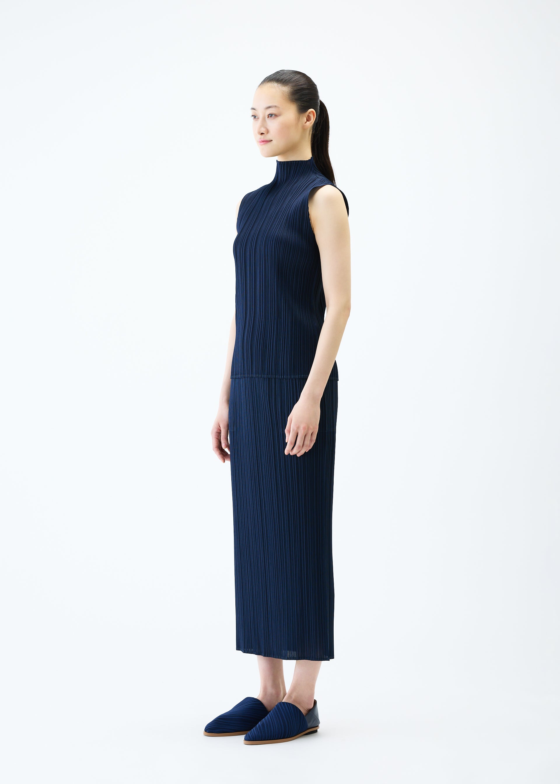 NEW COLORFUL BASICS 4 – isseymiyake.com