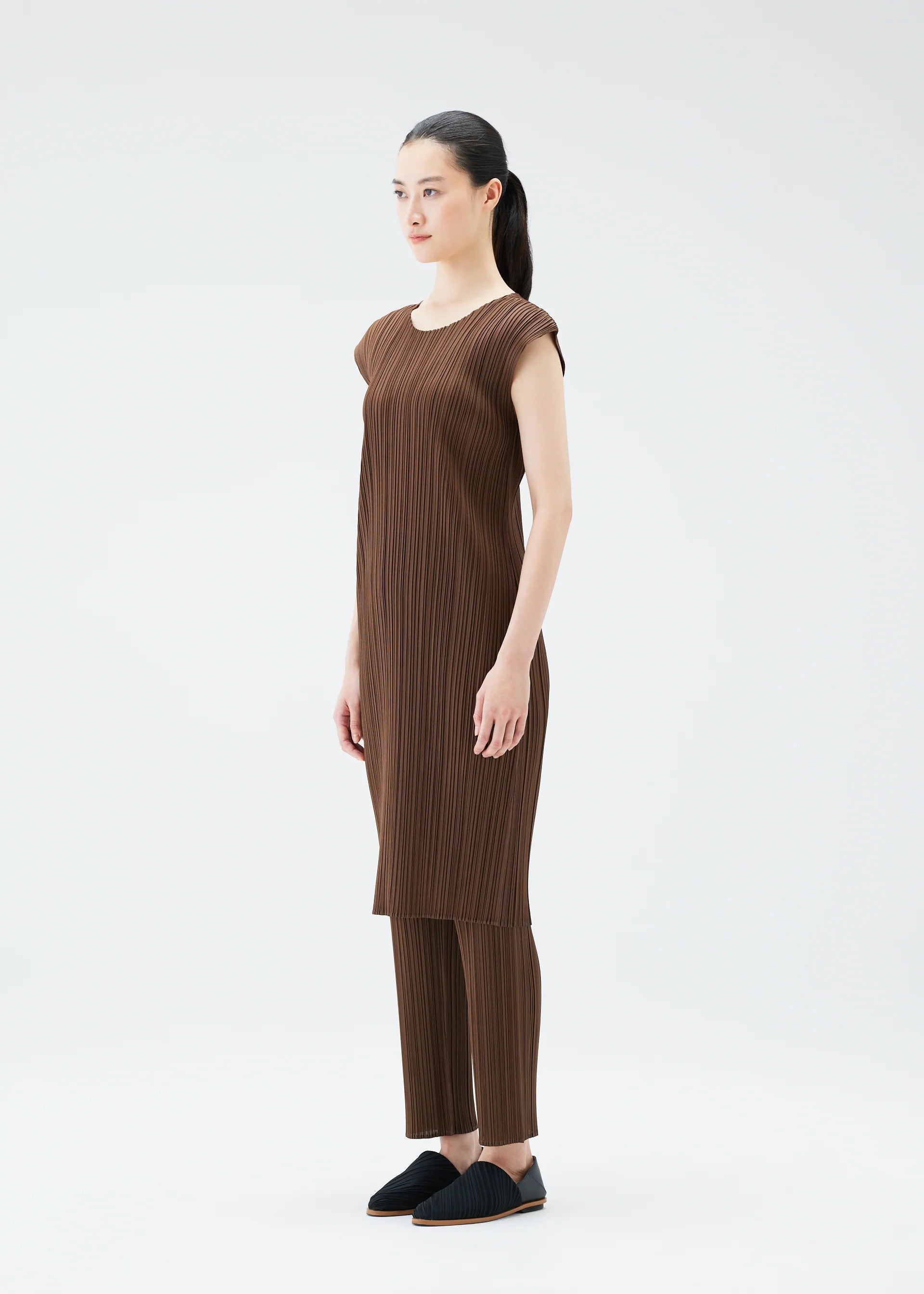 NEW COLORFUL BASICS 4 – isseymiyake.com