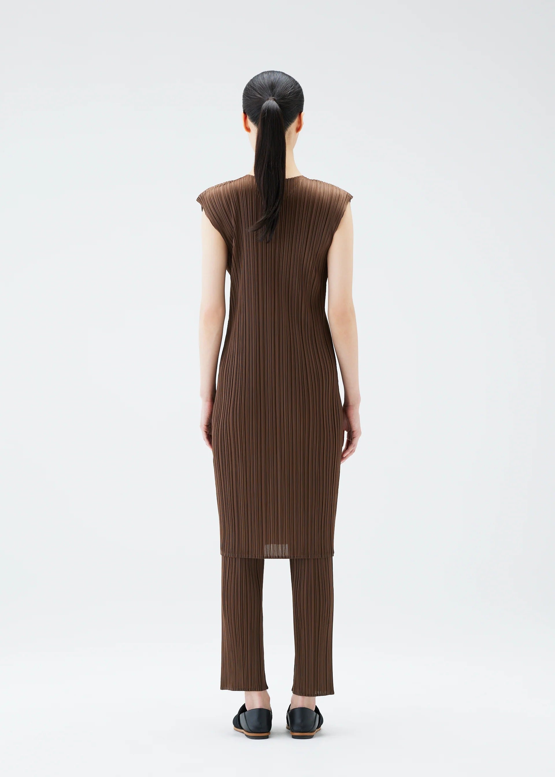 NEW COLORFUL BASICS 4 – isseymiyake.com