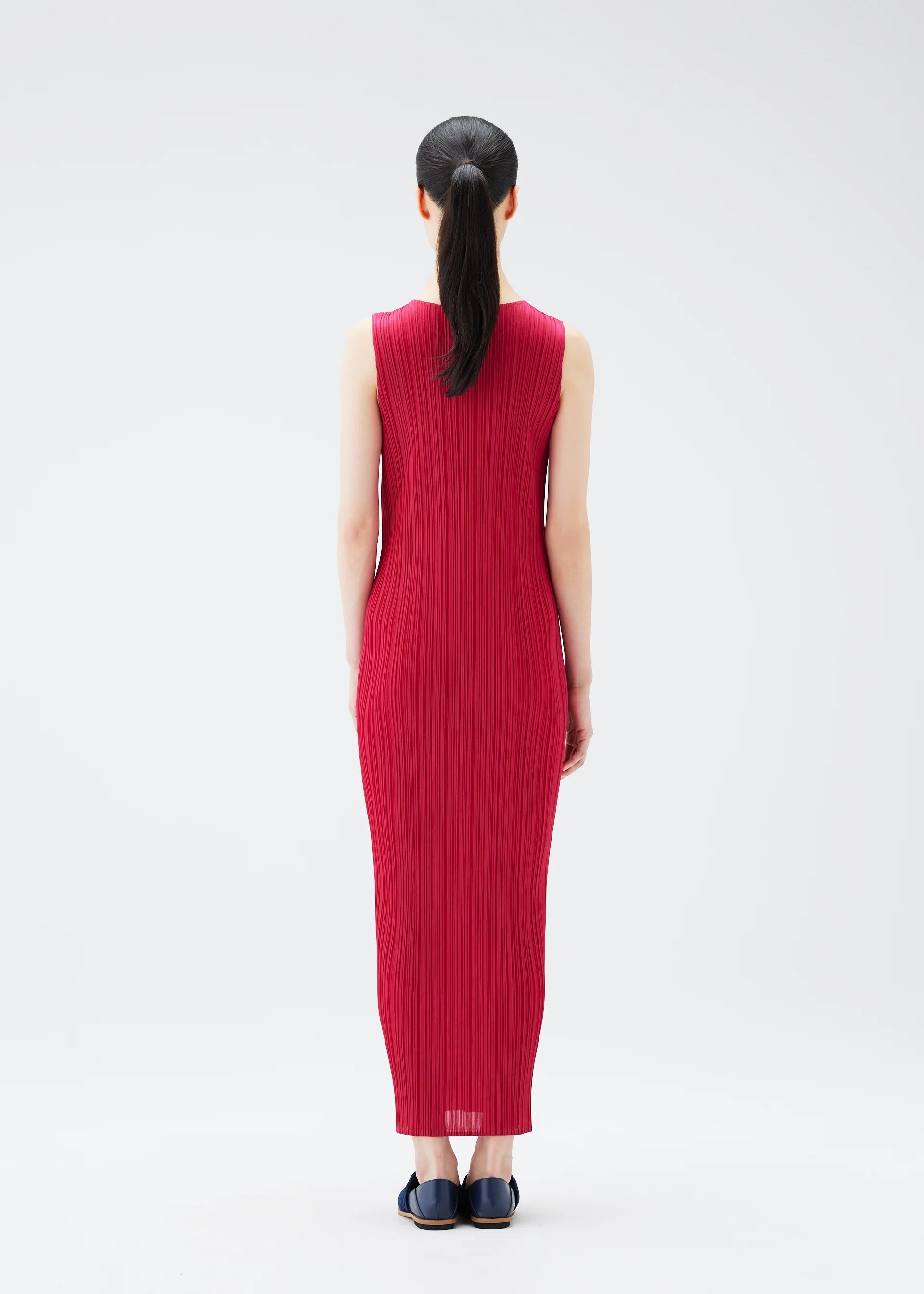 NEW COLORFUL BASICS 4 – isseymiyake.com