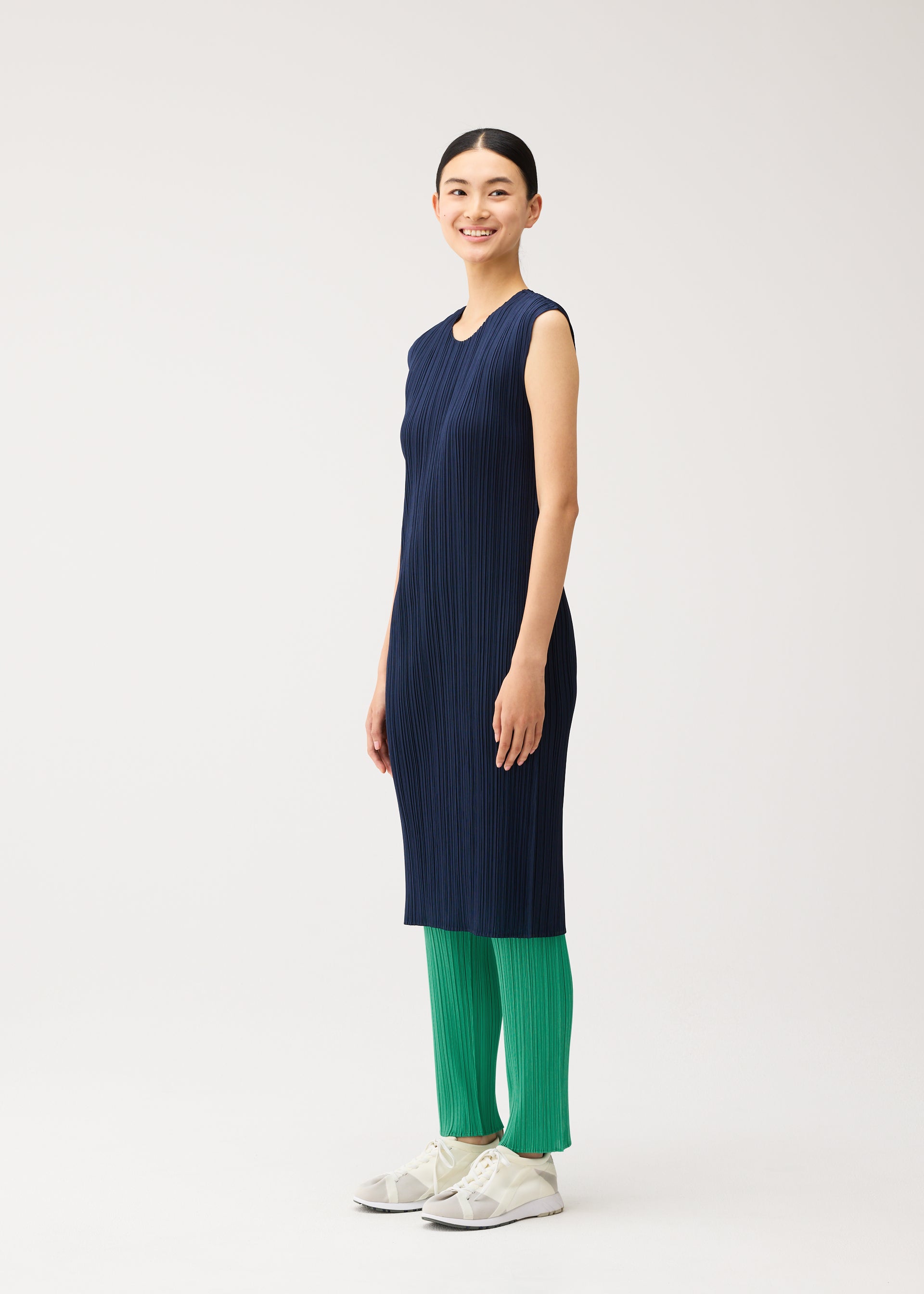 NEW COLORFUL BASICS 5 – isseymiyake.com