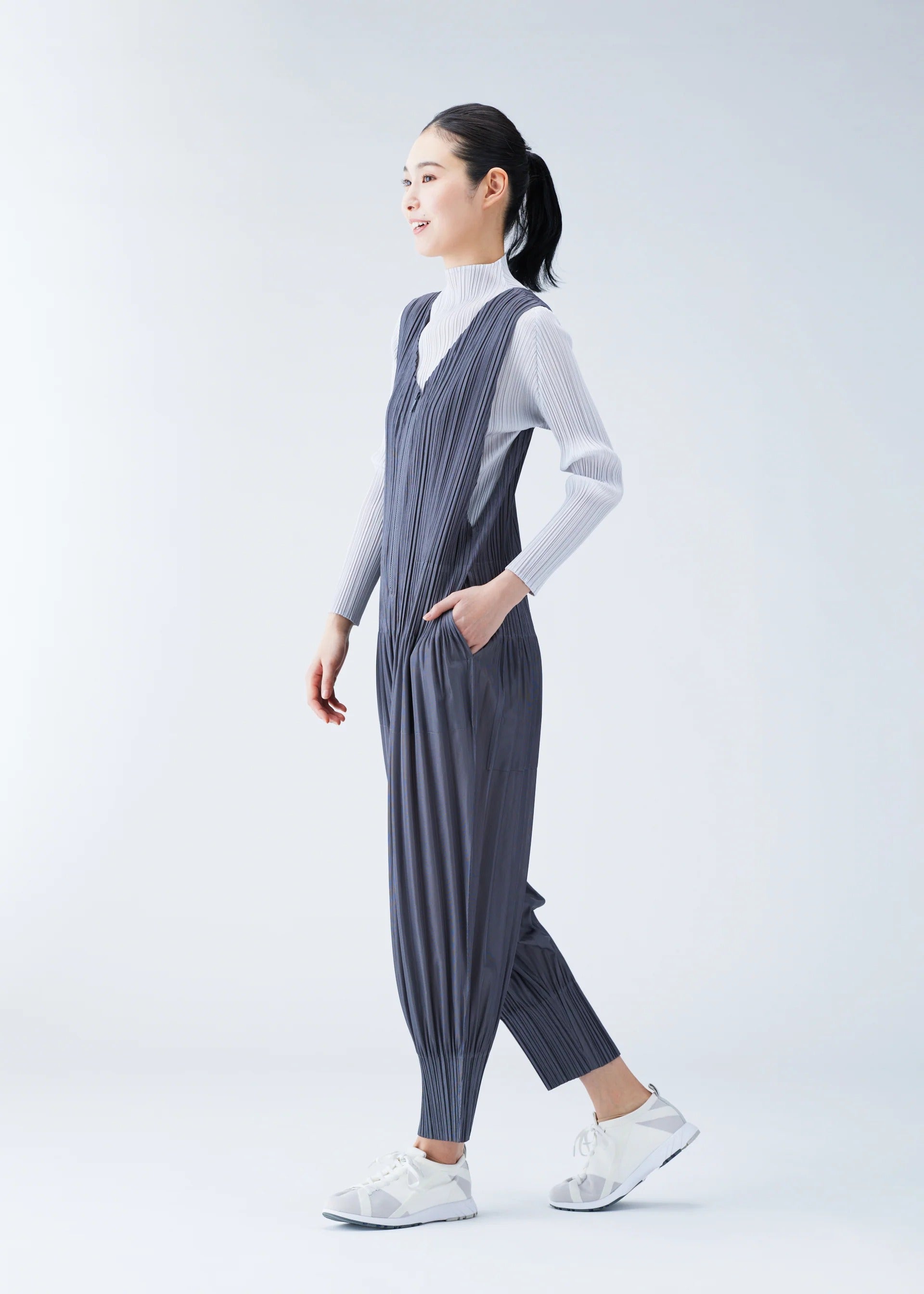 FLUFFY BASICS – isseymiyake.com