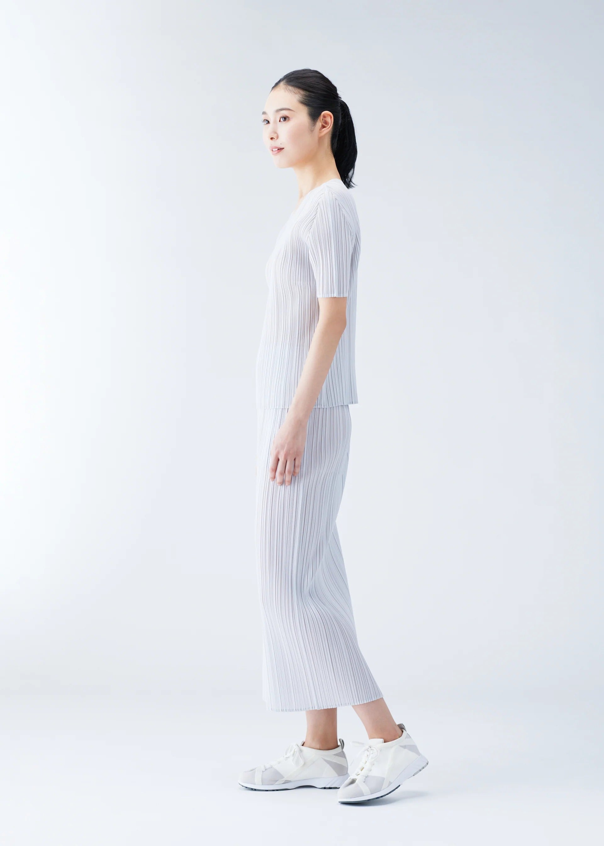 BASICS – isseymiyake.com