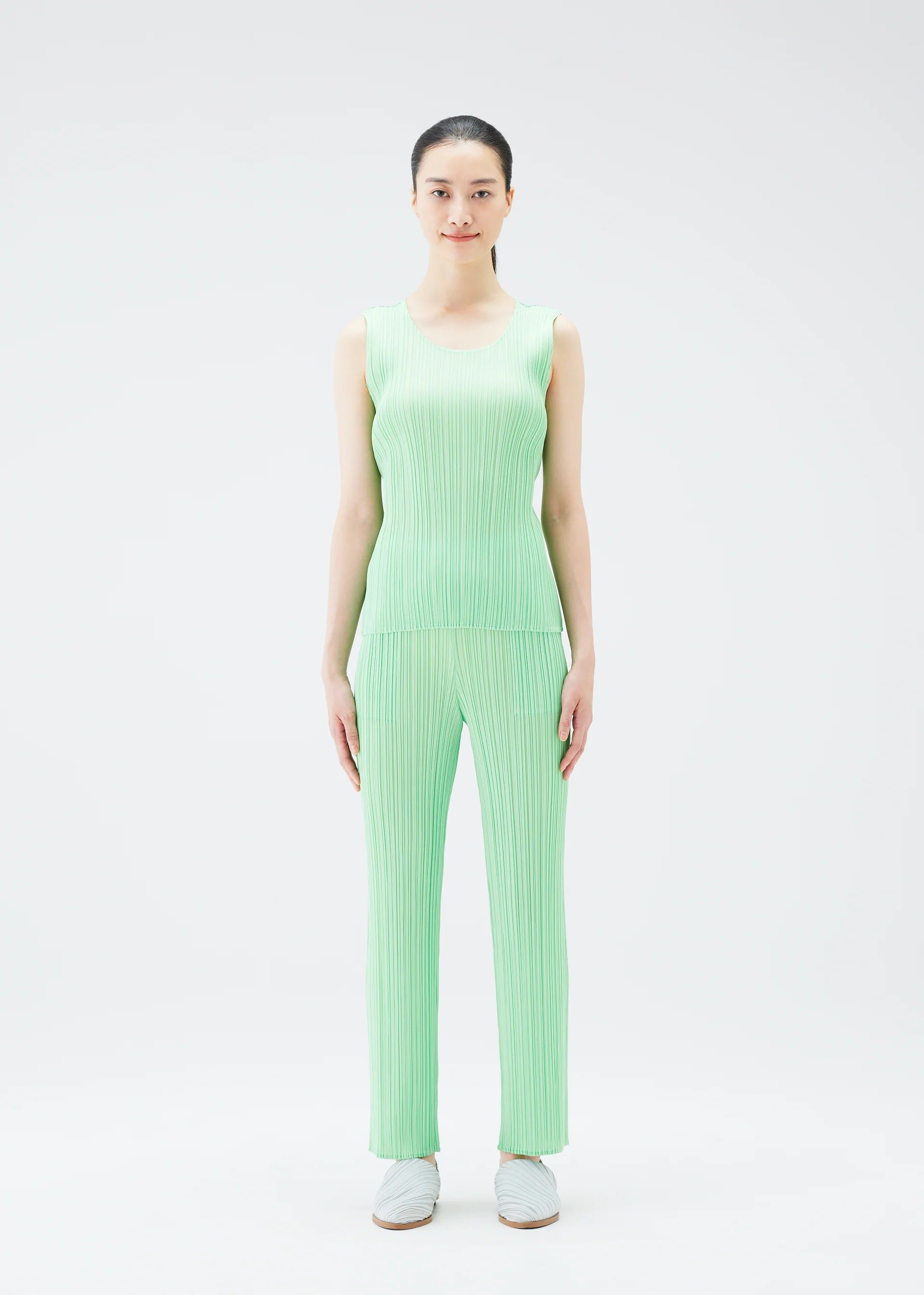 イッセイミヤケ◆PLEATS PLEASE◆薄黄緑◆タンクトップ♯4(7223) PLEATS PLEASE ISSEY MIYAKE – Page 4 – isseymiyake.com