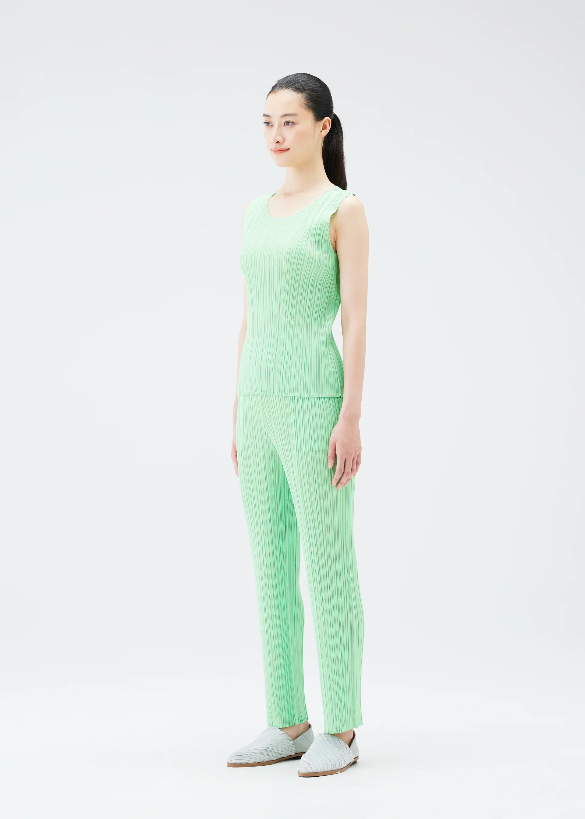 NEW COLORFUL BASICS 4 – isseymiyake.com