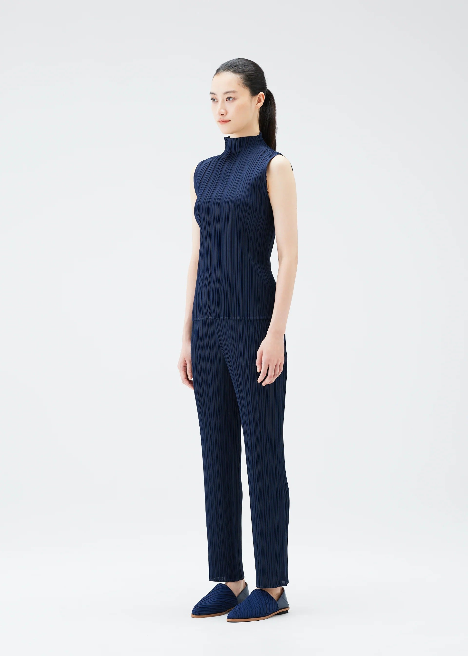 【新品未使用】NEW COLORFUL BASICS 4 ネイビー サイズ5 NEW COLORFUL BASICS 4 – isseymiyake.com