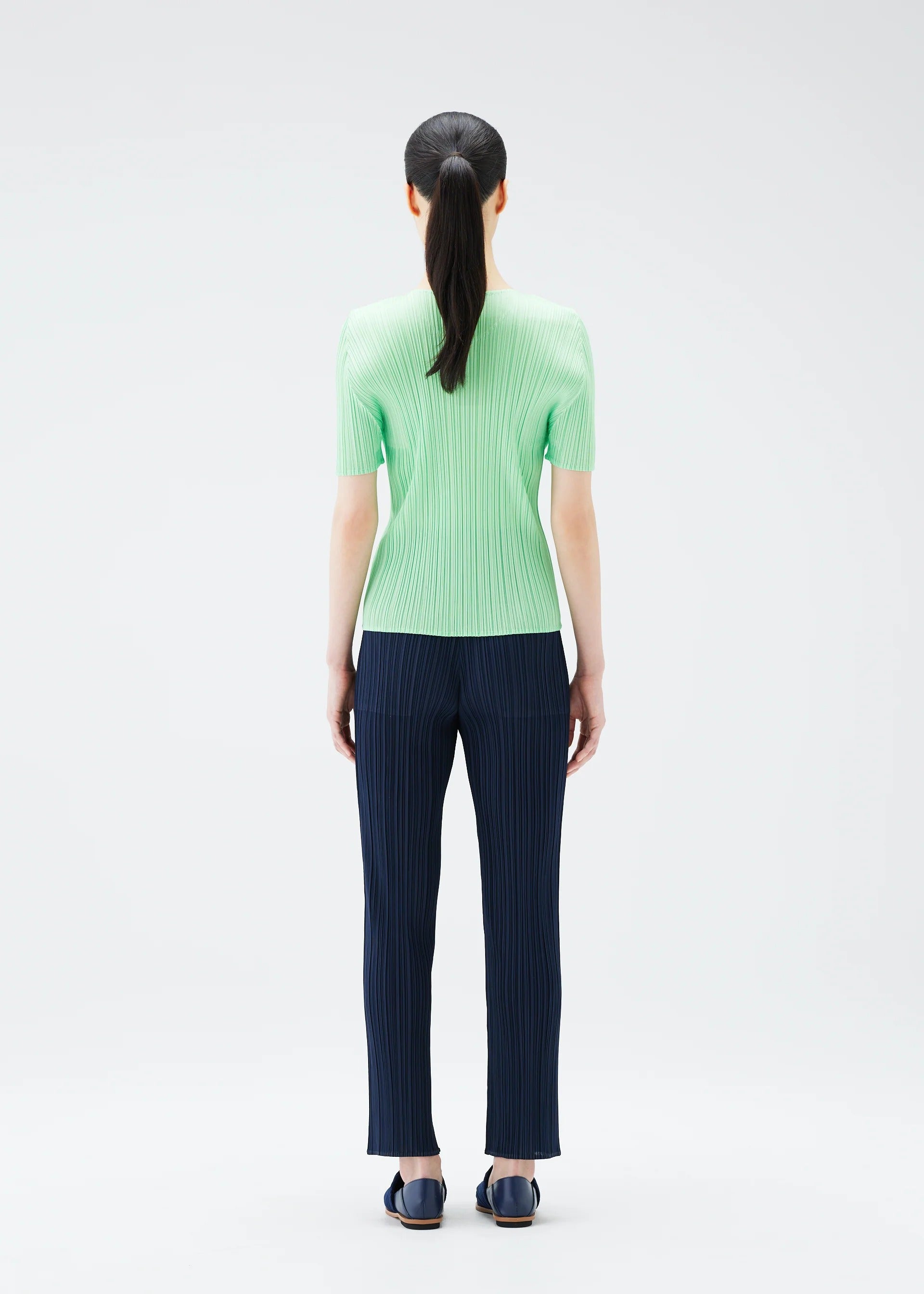 NEW COLORFUL BASICS 4 – isseymiyake.com
