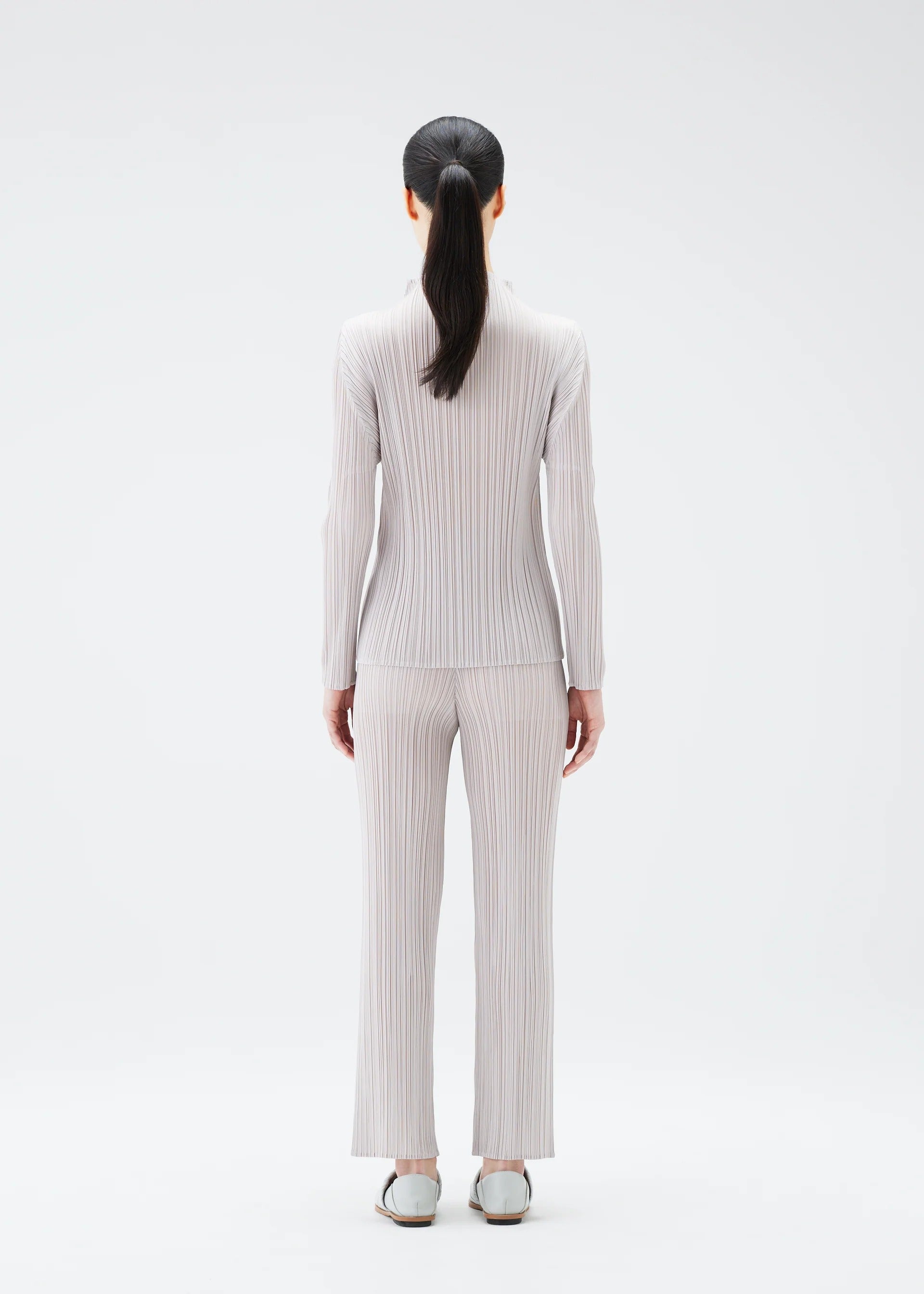 カイリージェンナー着用！ISSEY MIYAKE トップス NEW COLORFUL BASICS 4 – isseymiyake.com