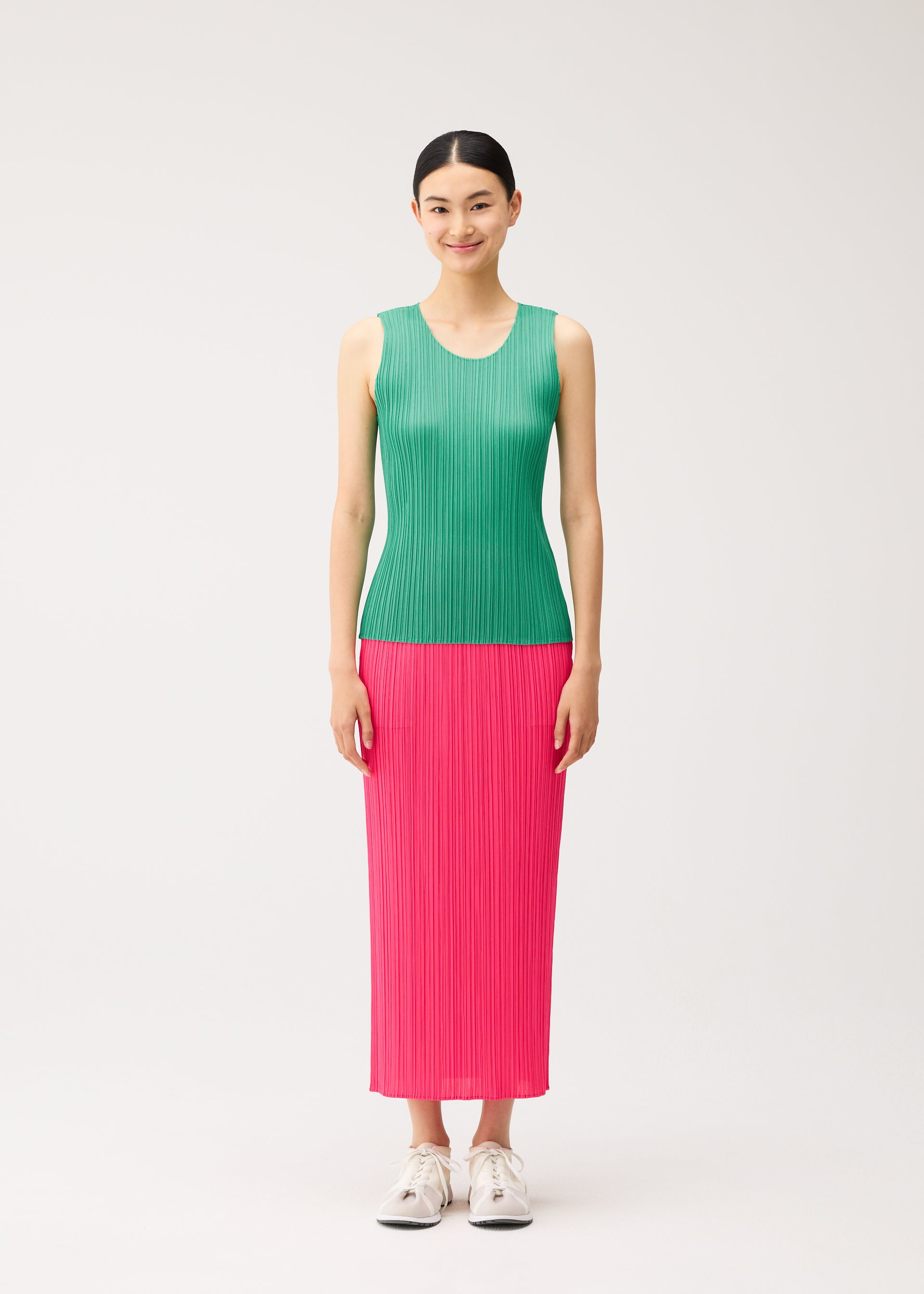 ウィメンズ／トップス／トップ – isseymiyake.com
