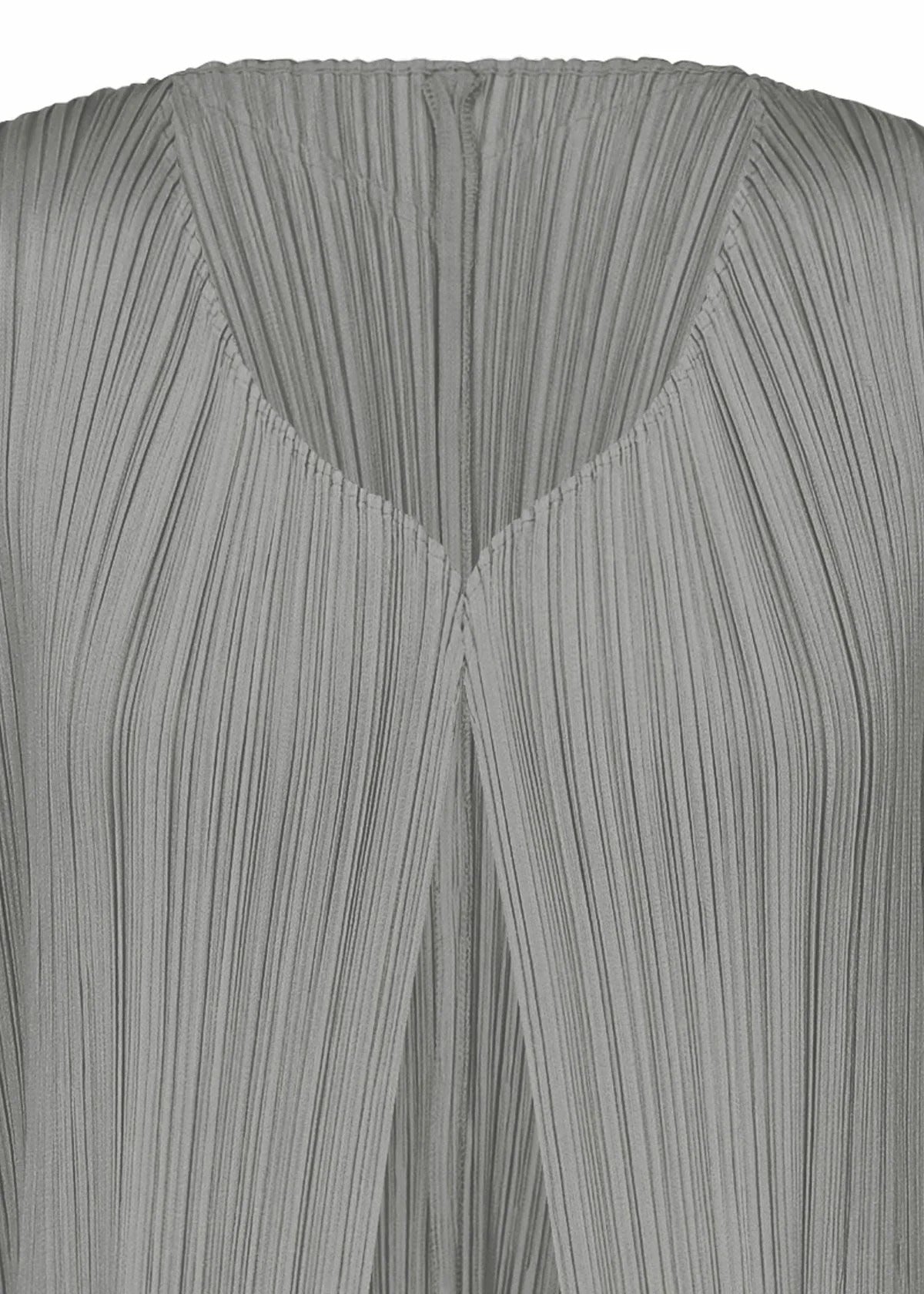 BASICS – isseymiyake.com