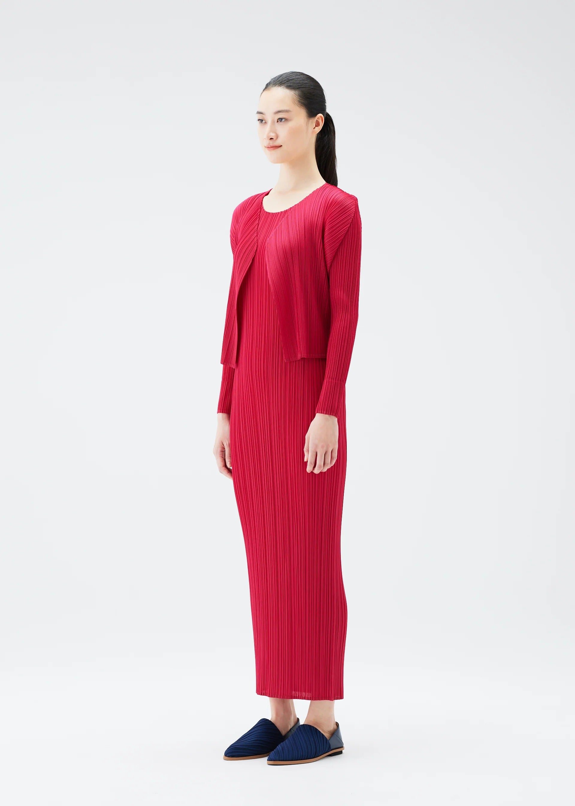 NEW COLORFUL BASICS 4 – isseymiyake.com