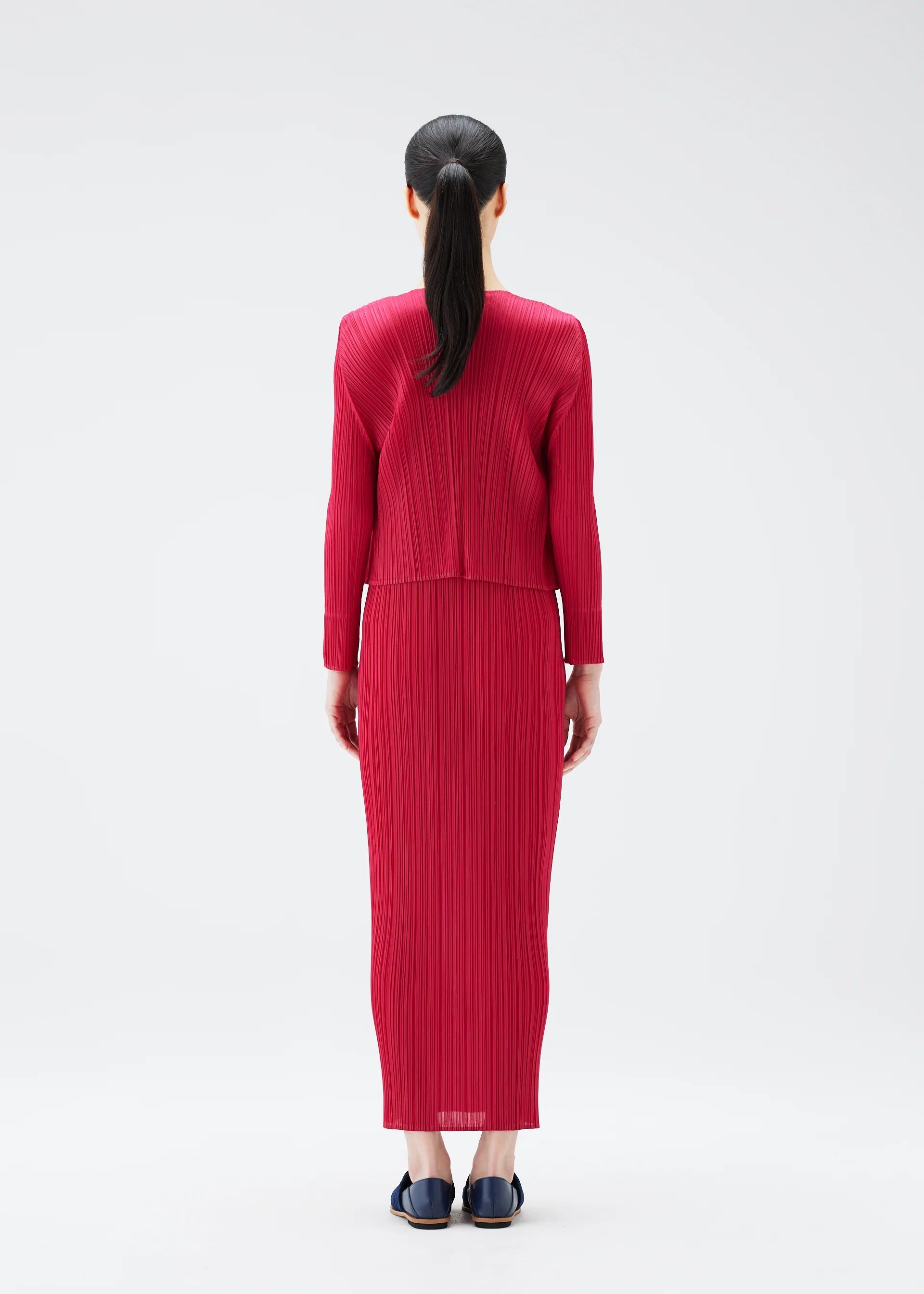 NEW COLORFUL BASICS 4 – isseymiyake.com