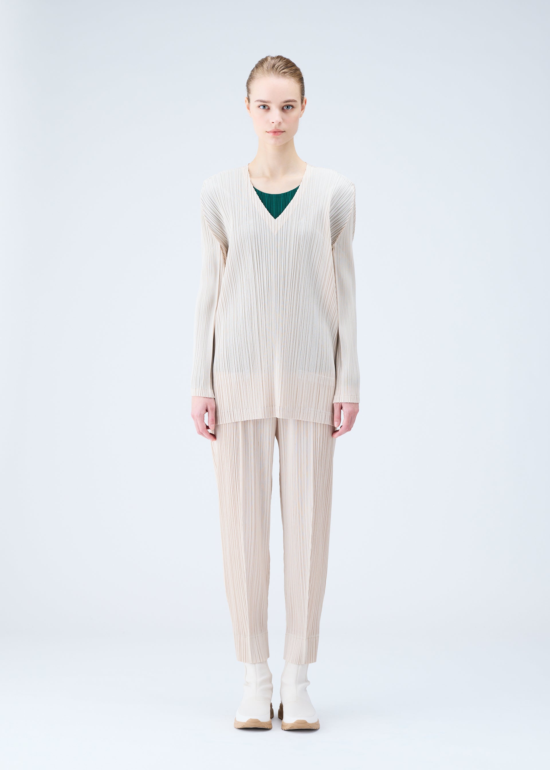 PLEATS PLEASE ISSEY MIYAKE – isseymiyake.com