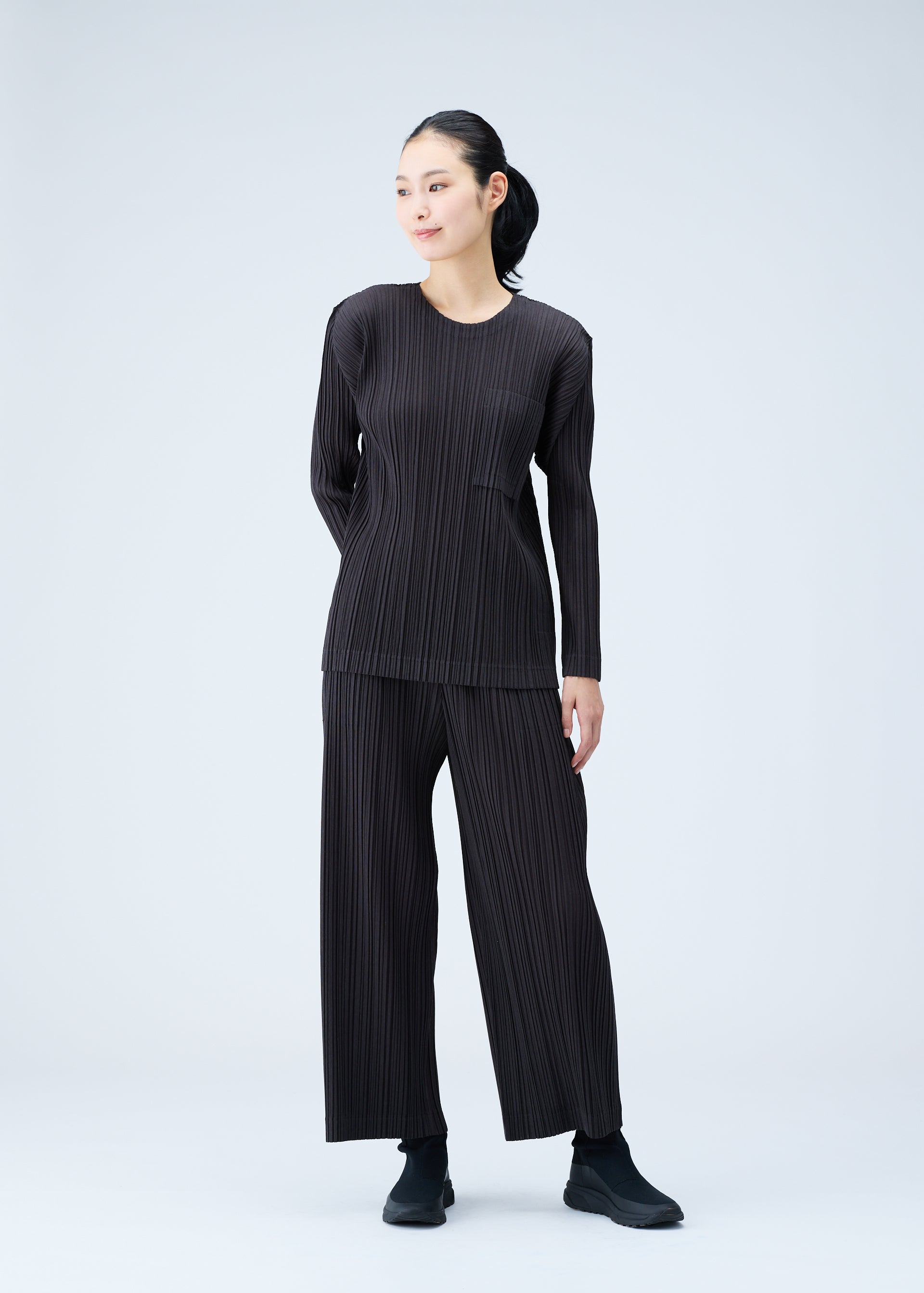 PLEATS PLEASE ISSEY MIYAKE – isseymiyake.com