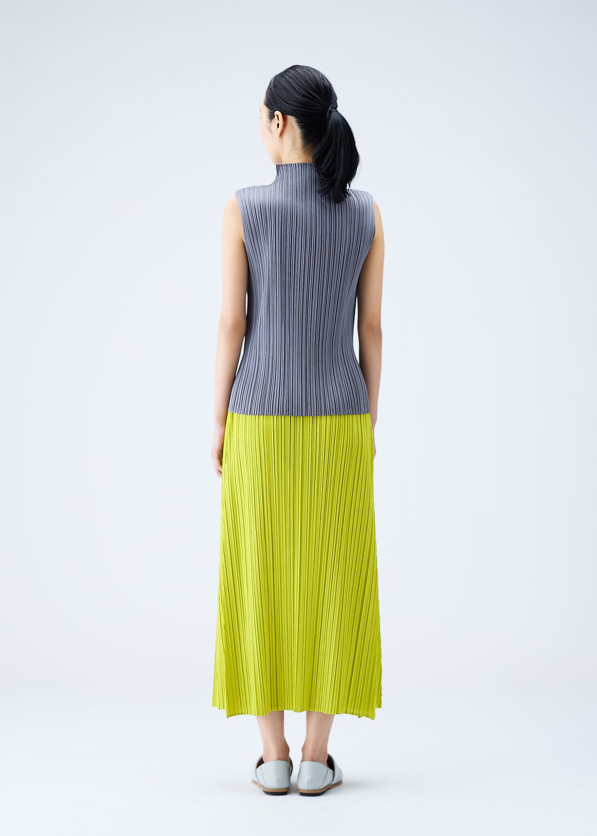 MELLOW PLEATS