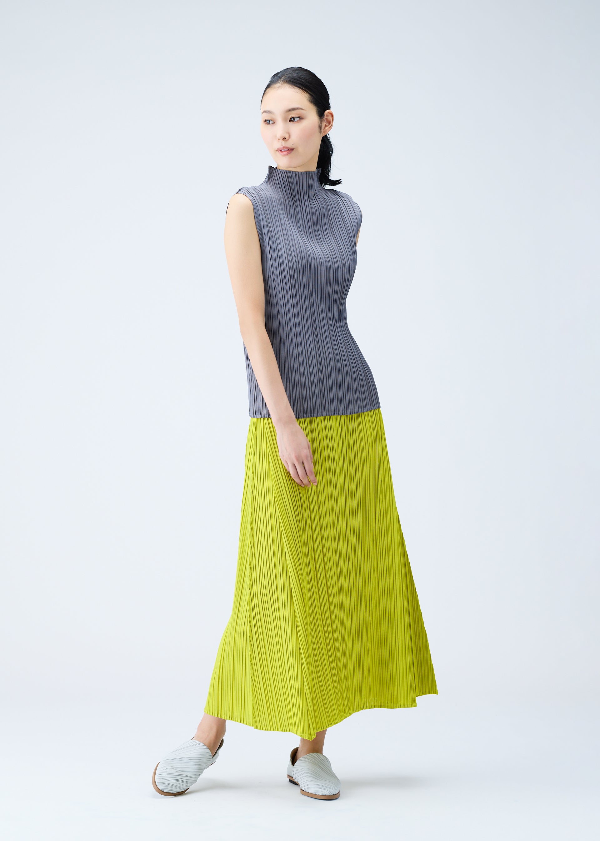 MELLOW PLEATS