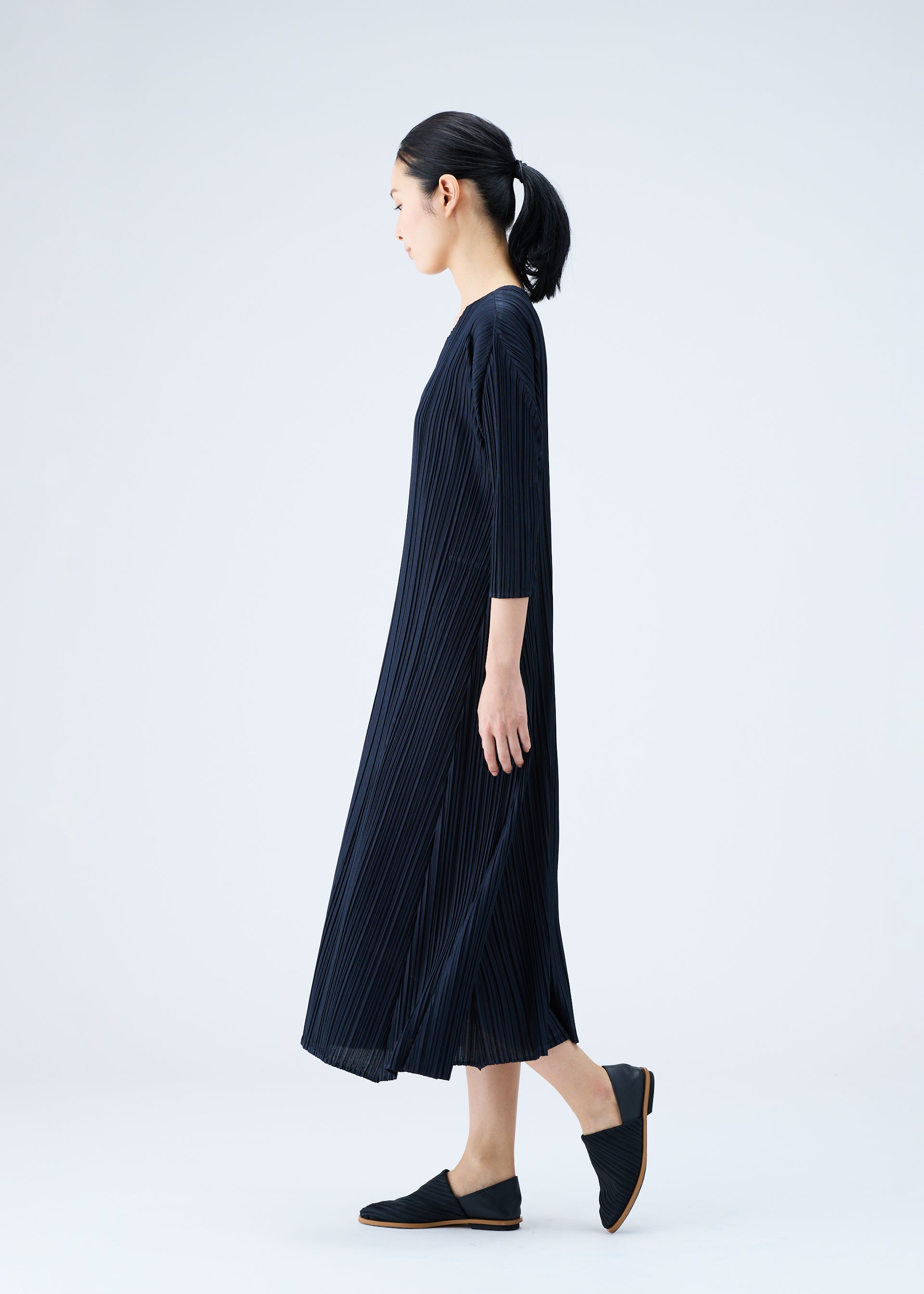 MELLOW PLEATS
