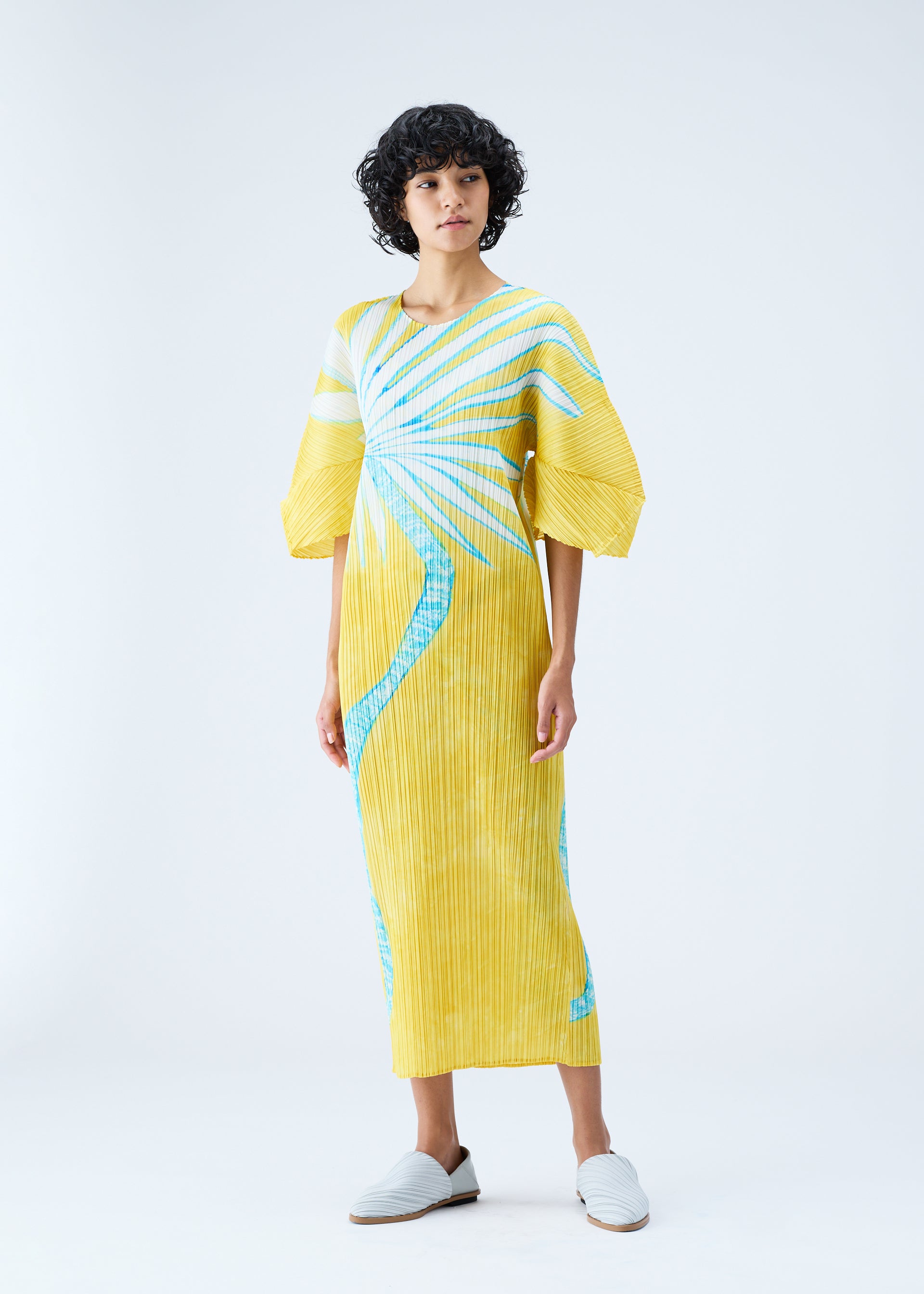 ウィメンズ／ワンピース – isseymiyake.com