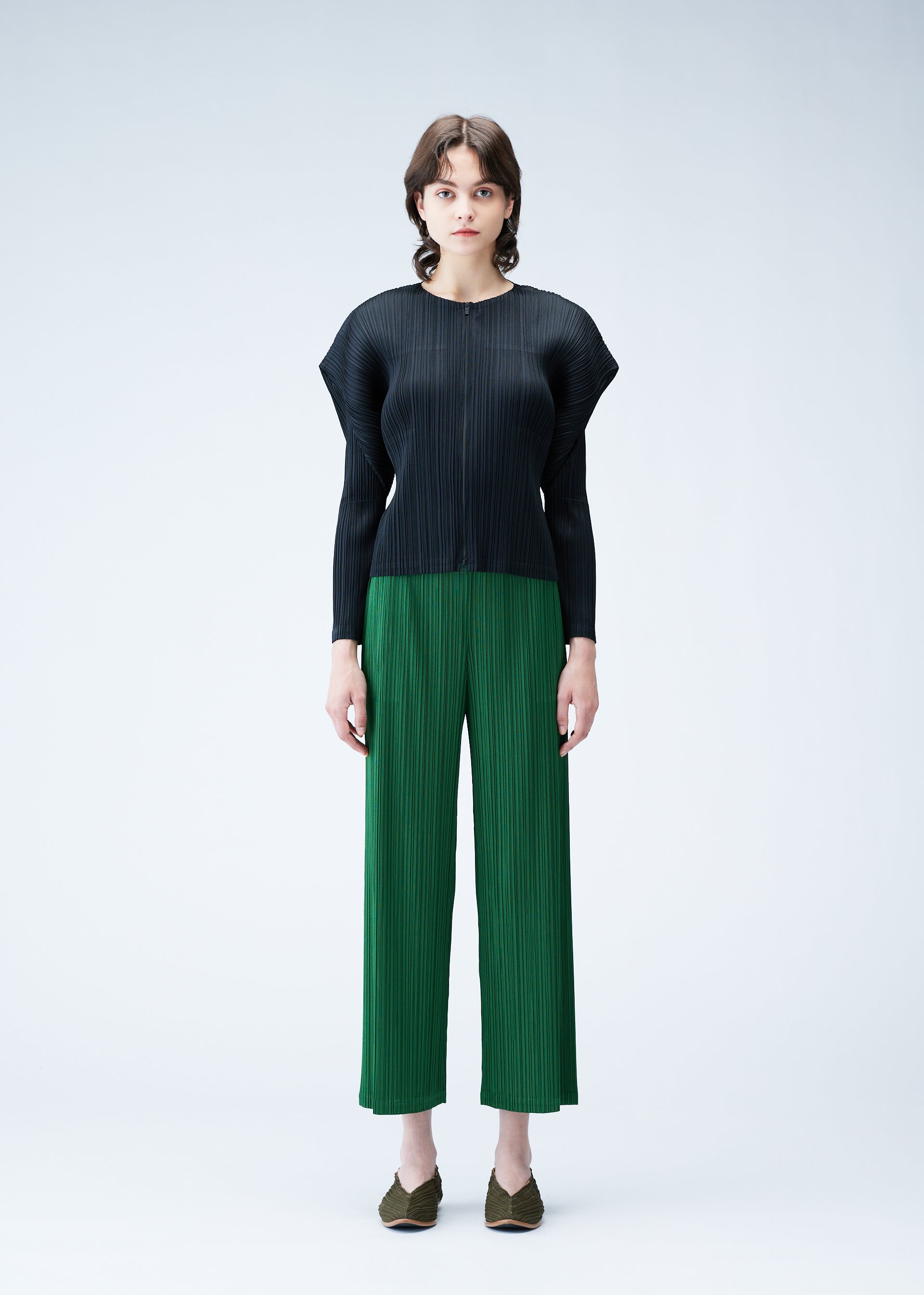 PLEATS PLEASE ISSEY MIYAKE – isseymiyake.com