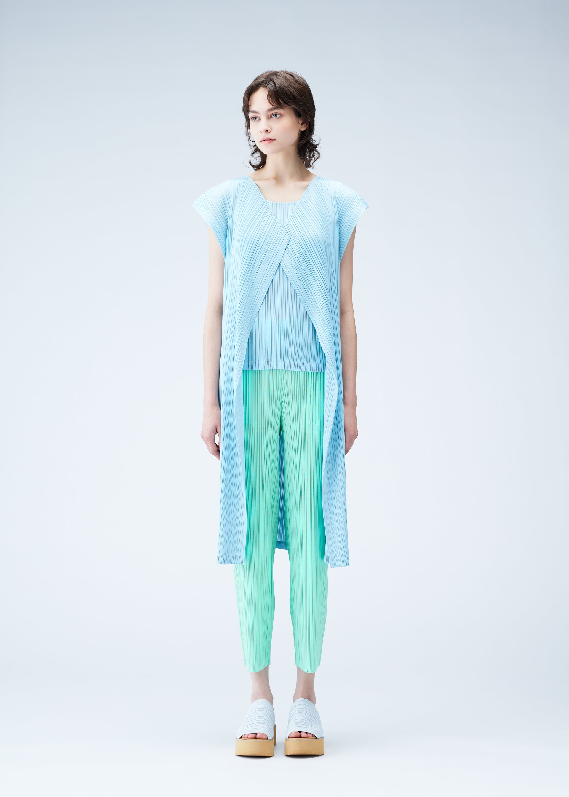 PLEATS PLEASE ISSEY MIYAKE – isseymiyake.com