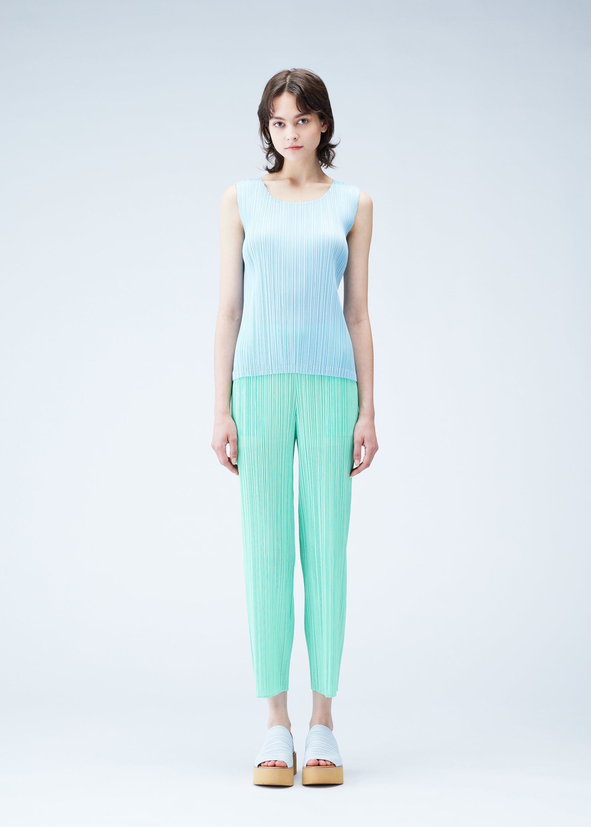 PLEATS PLEASE ISSEY MIYAKE – isseymiyake.com