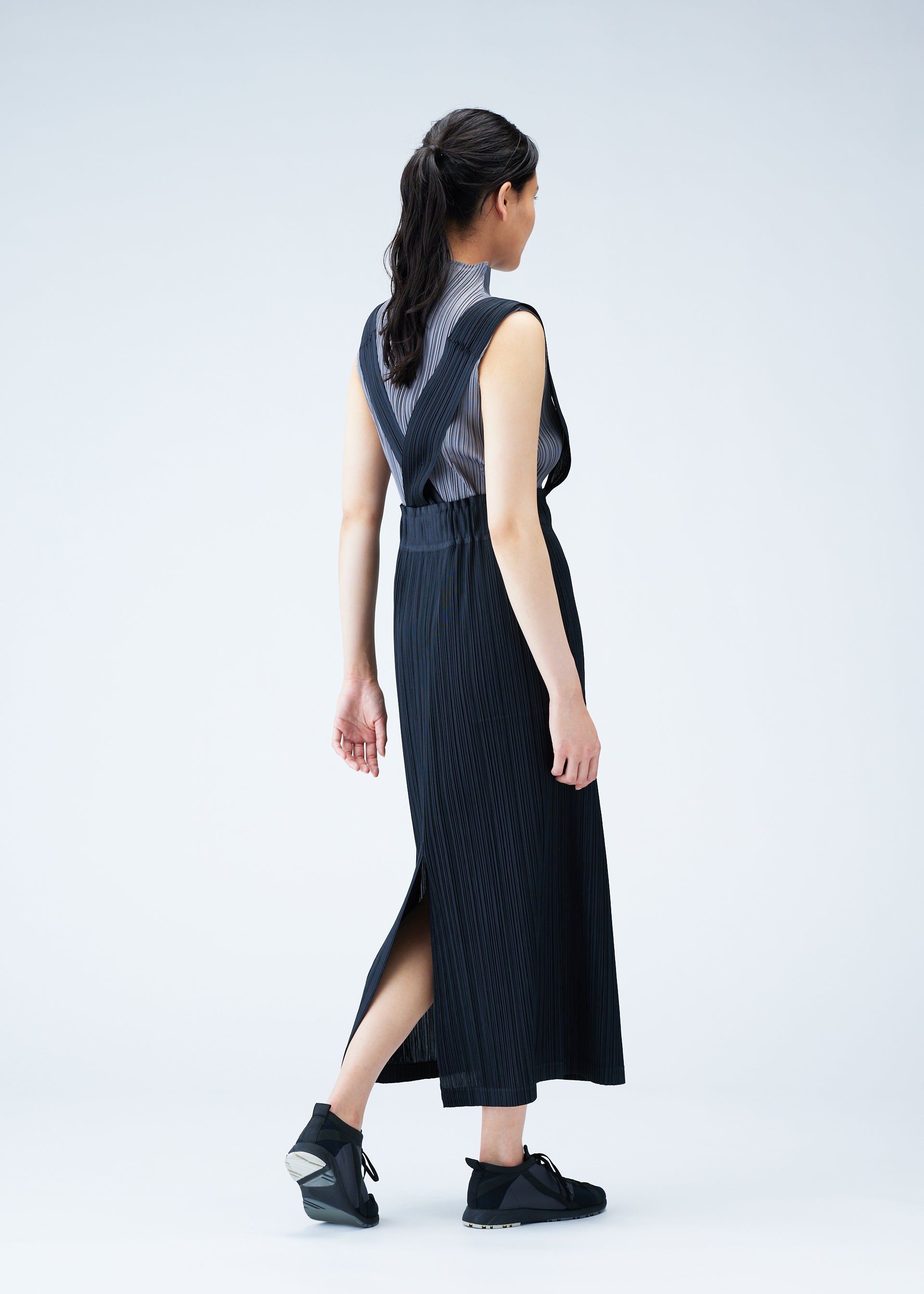 77000円くらいで購入イッセイミヤケ　おしゃれすご可愛いスカートみたいなパンツ未使用品（1548）